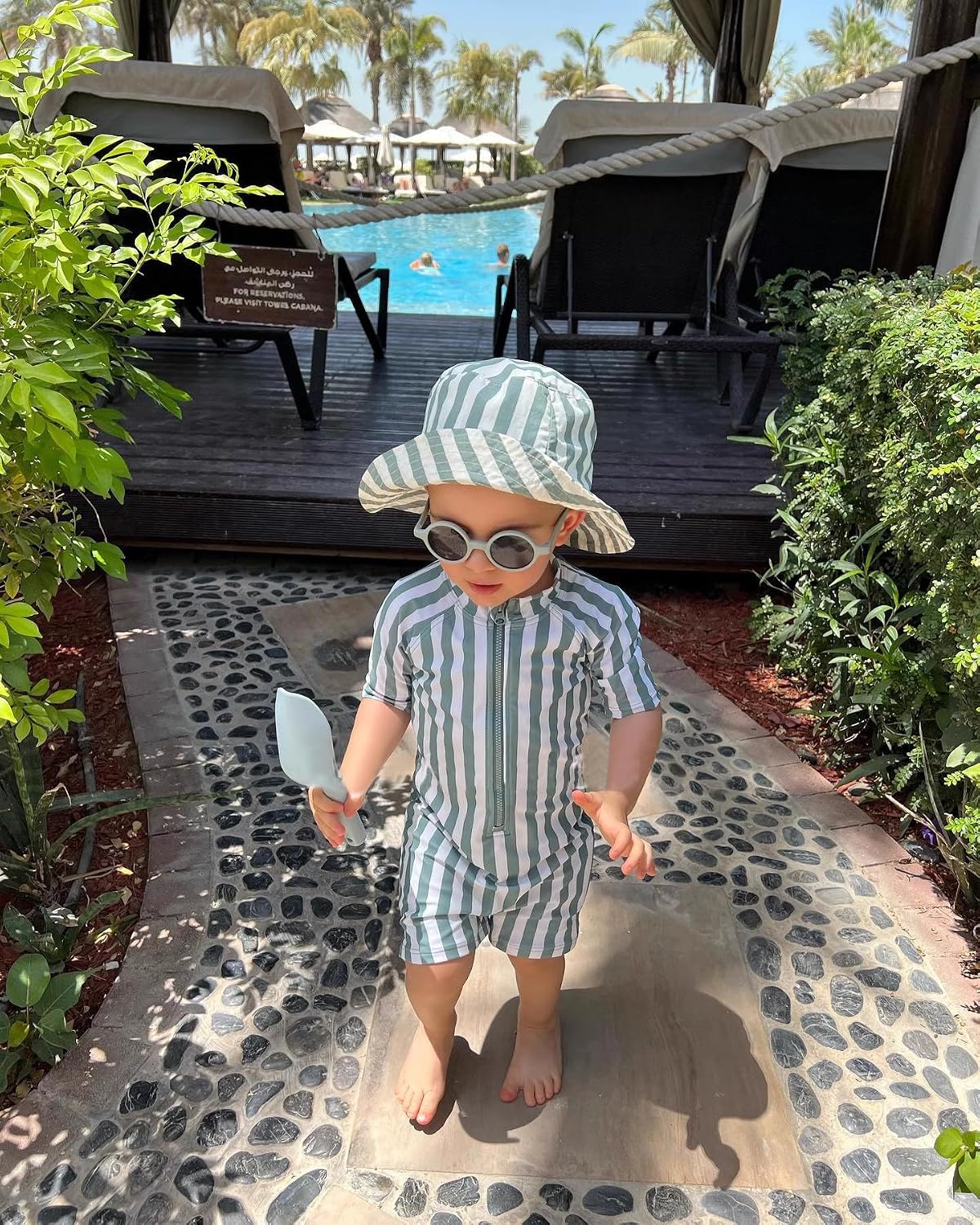 Girls One Piece Swimsuit Zipper Long Sleeve Rash Guard Green Striped Sunsuit Seersucker Bathing Suit with Ruffle Butt