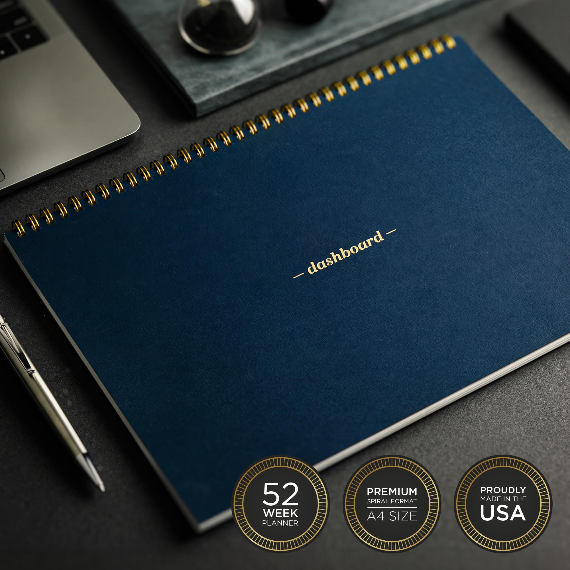 Ink+Volt Dashboard Spiral Deskpad | Agenda settimanale non datata con 52 fogli non datati, pianificatore di produttività premium, lista settimanale minimalista delle cose da fare per lavoro e studio |