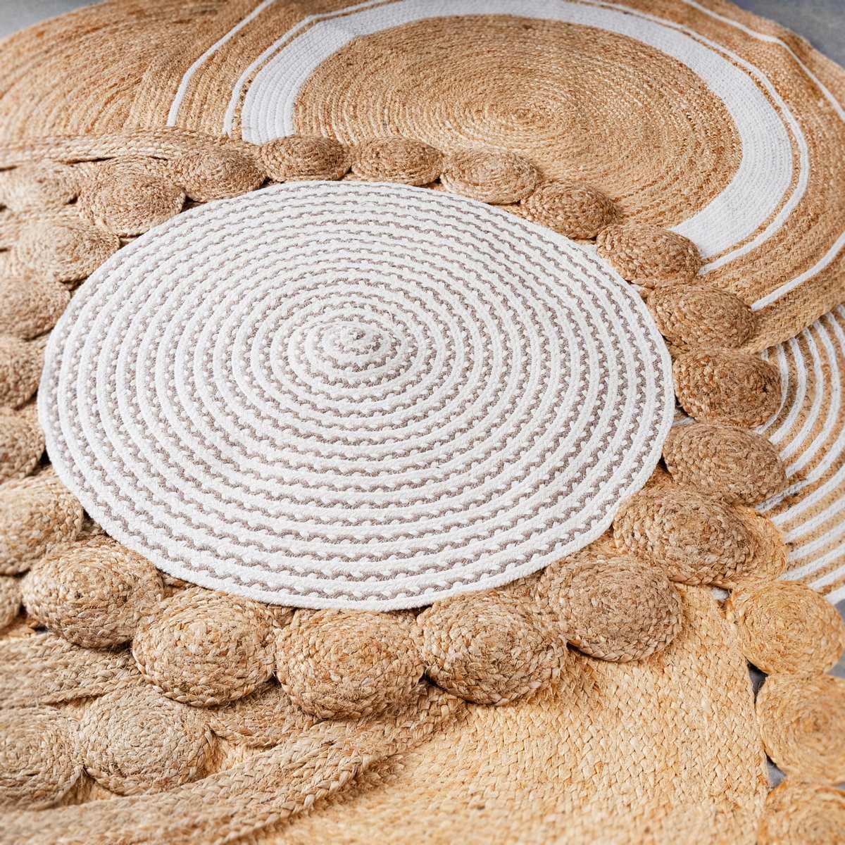 LOLAhome - Alfombra Redonda Trenzada de Yute Natural de 100 cm. Pieza Artesanal, Duradera y Atemporal, Vestir Suelos con Personalidad aportando Calidez y un frescor Natural.
