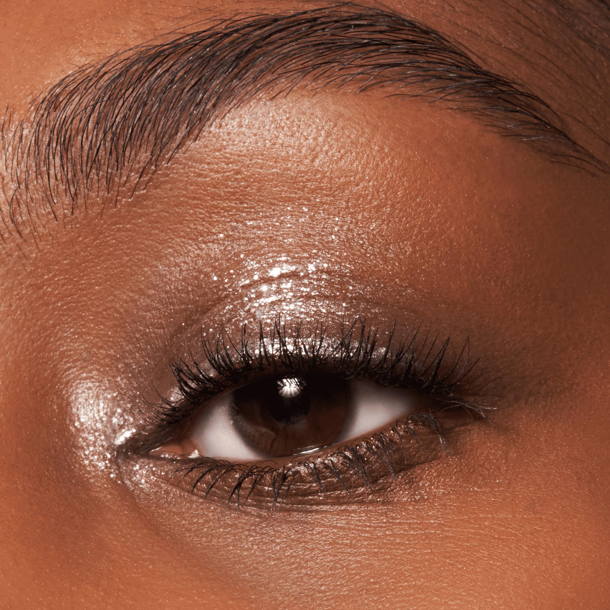 essence eyeliner w płynie eye sparkle! liquid liner, długotrwały, konturowanie, nie pozostawia smug, mieniący się, lśniący (4ml)