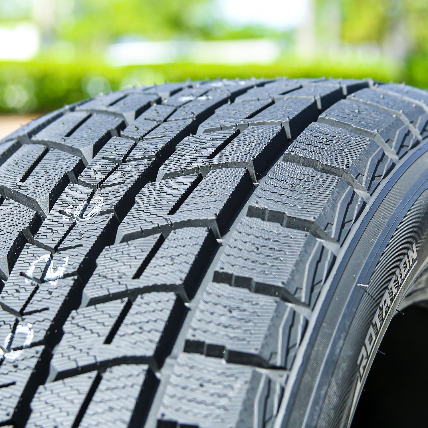 ショッピングモール DUNLOP WINTER MAXX SJ8+ 255/60R18 112Q XL 