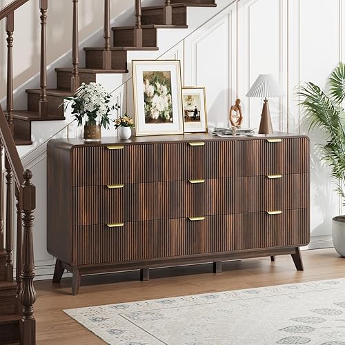 Miniatura 4 de QUW Cómoda moderna acanalada de 59.1 pulgadas de ancho para dormitorio con 9 cajones, cómoda alta con mango de metal, soporte de TV de madera