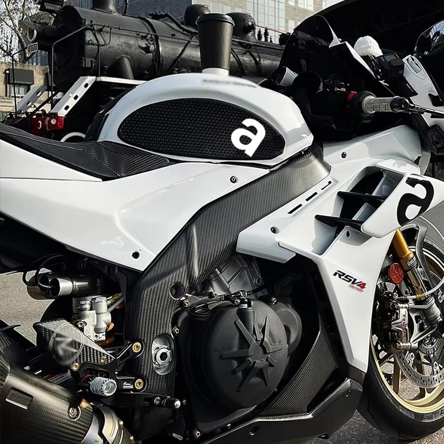 For RSV4 TUONO V4 1100 2025 motorcycle side tank pads tank pads knee pads protectors decals traction pads rsv4 tuono v4 2021-2025 motorcycle accessories (Red)