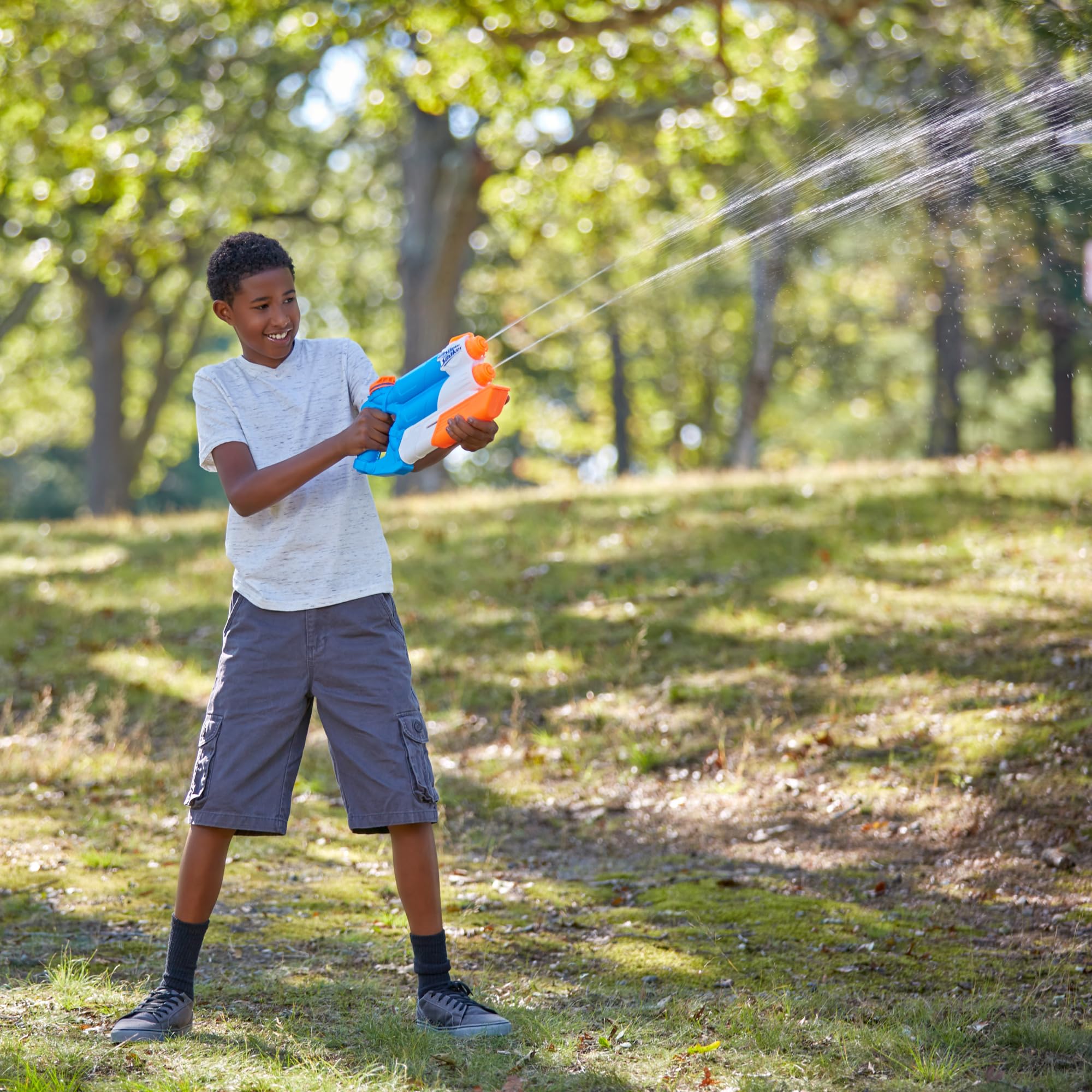 Nerf Super Soaker - Blaster à pompe Twin Tide - Blaster à Eau Puissant pour s'amuser, la pour la compétition et le Jeu de Rôle - Jeux d'Eau Enfant Idée Cadeaux pour Garçons et Filles dès 6 Ans