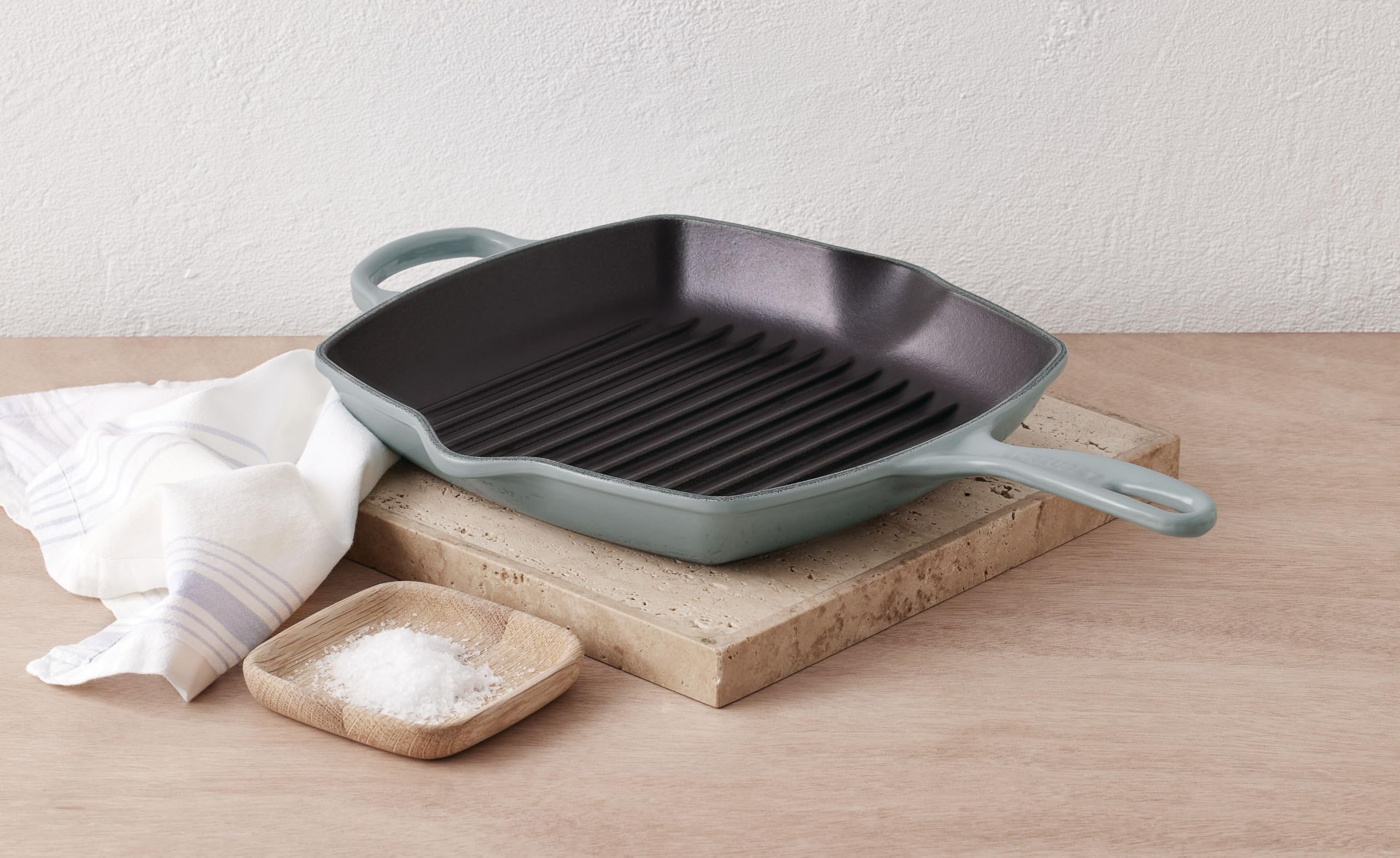 Amazon.com: Le Creuset Enameled Cast Iron Signature Square Skillet