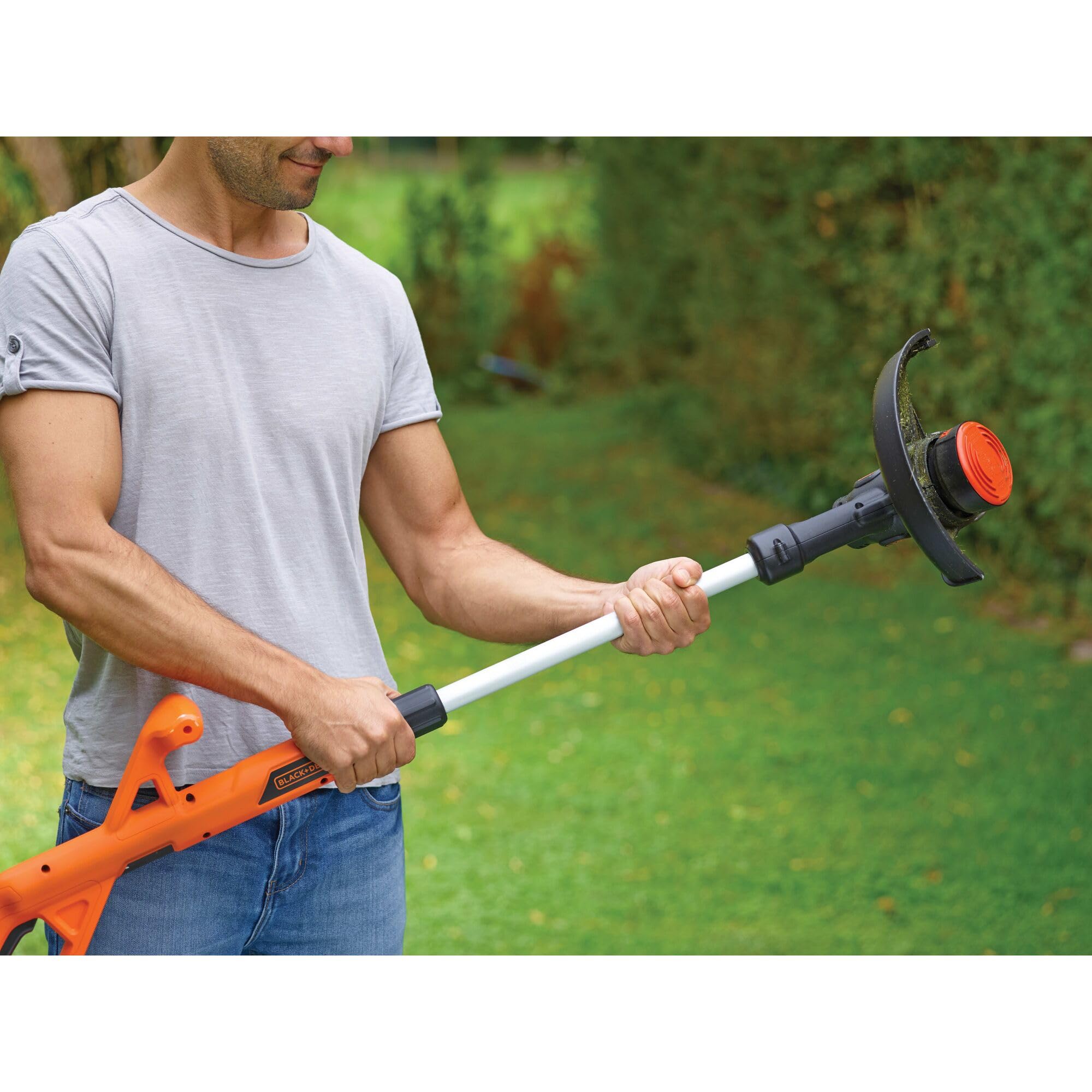 BLACK+DECKER Cortabordes 18V, Ancho de Corte 25cm, Sistema Reflex, Cabezal Giratorio Flip-to Edge, Mango Telescópico, Incluye Bobina de Hilo 9m y Batería de Litio 1.5Ah, 9000rpm, ST1823