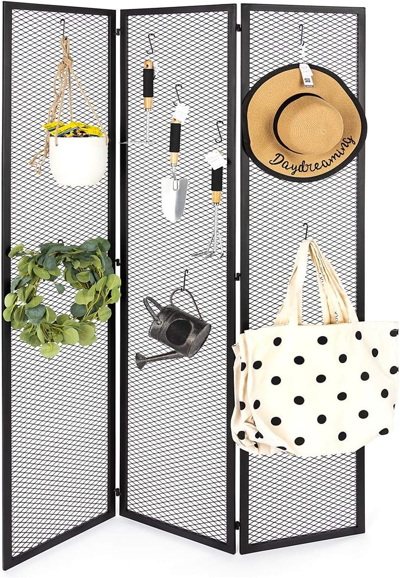 Displays2go Metal Mesh Display Screen, Three Panels, 45" W x 72" H, Iron Mesh Retail - Black (SMMMFSD)