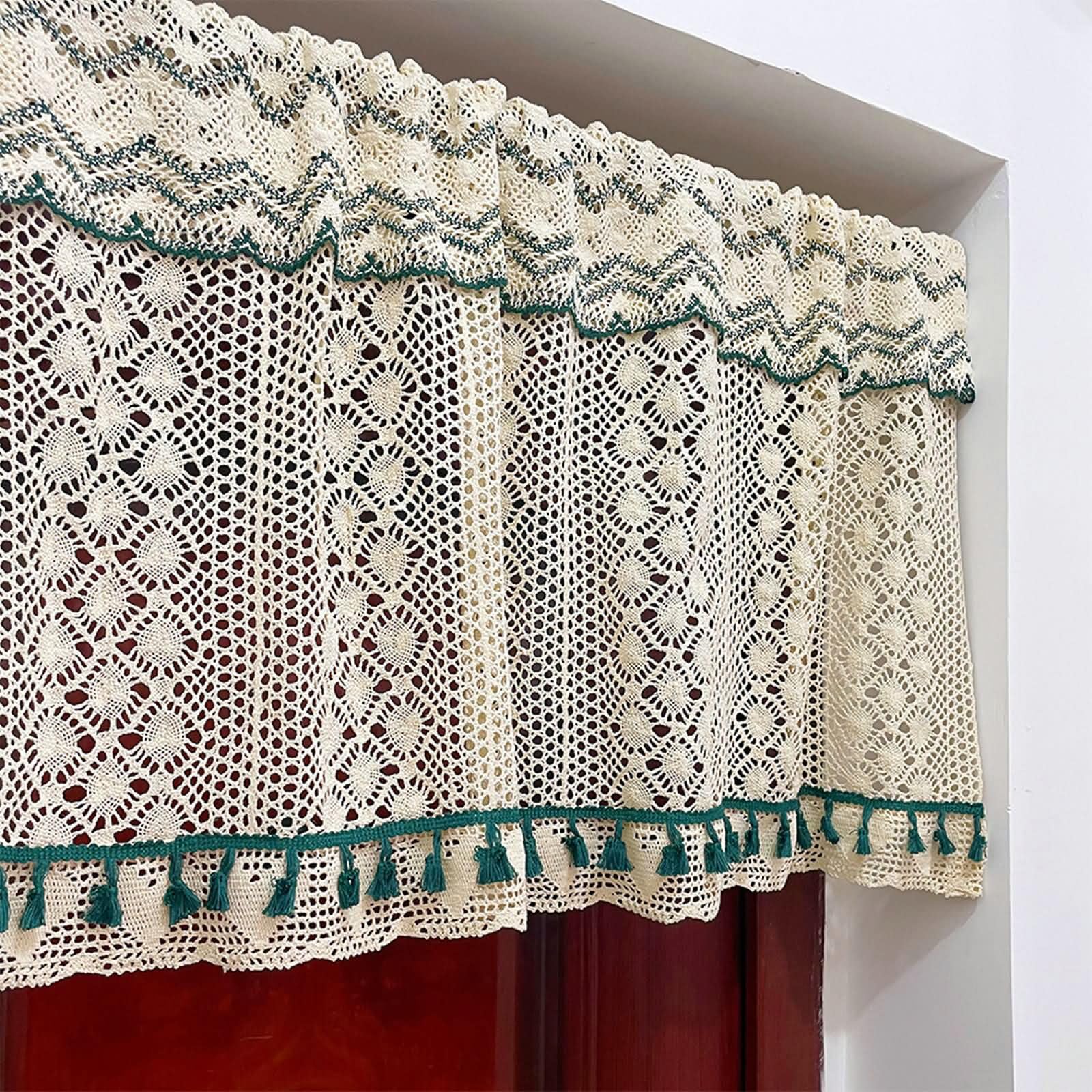 Krótka zasłona z kieszenią na pręt, 180 x 40 cm, kwiat szydełkowany z frędzlami