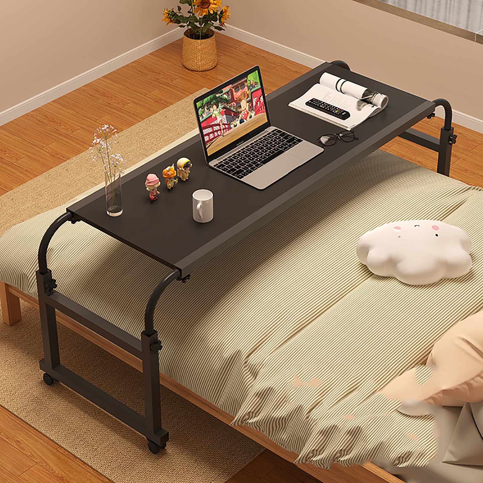 Design peu encombrant pour cette table de lit mobile qui soulage le dos