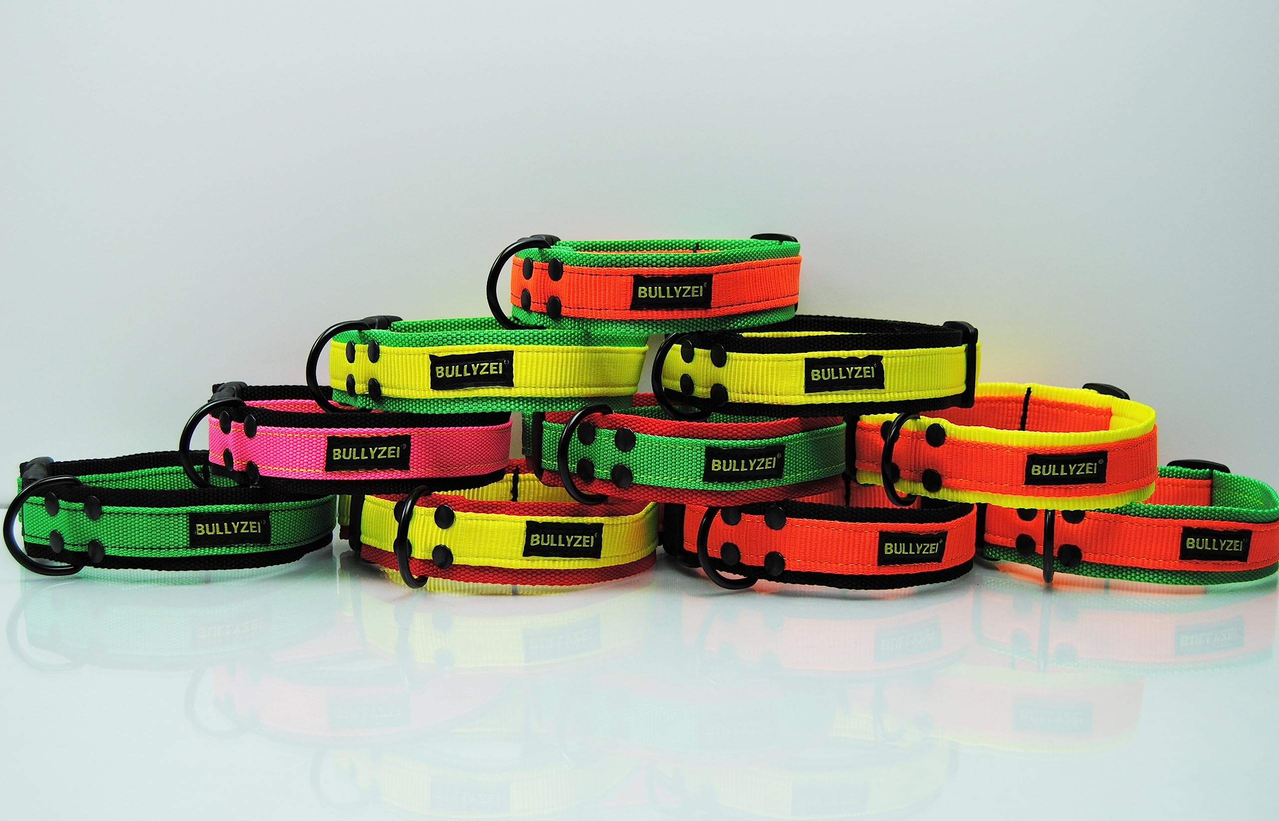 breites Nylon Halsband 4cm Schwarz - Streifen Gelb, Security-Lock,  Bulldogge Retriever Malinois Boxer : Amazon.de: Haustier