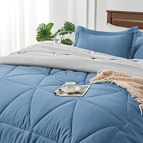 Miniatura 5 de BEDELITE Juego de edredón tamaño King de 7 piezas en una bolsa, juego de cama azul reversible de microfibra suave con edredones, sábanas, fundas de