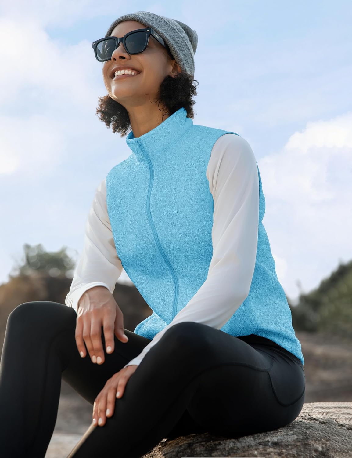 MAGCOMSEN Women's Fleece Vest Outerwear Sleeveless Lightweight Zip Jackets Warm Soft Vests with Zipper Pockets - Image 3