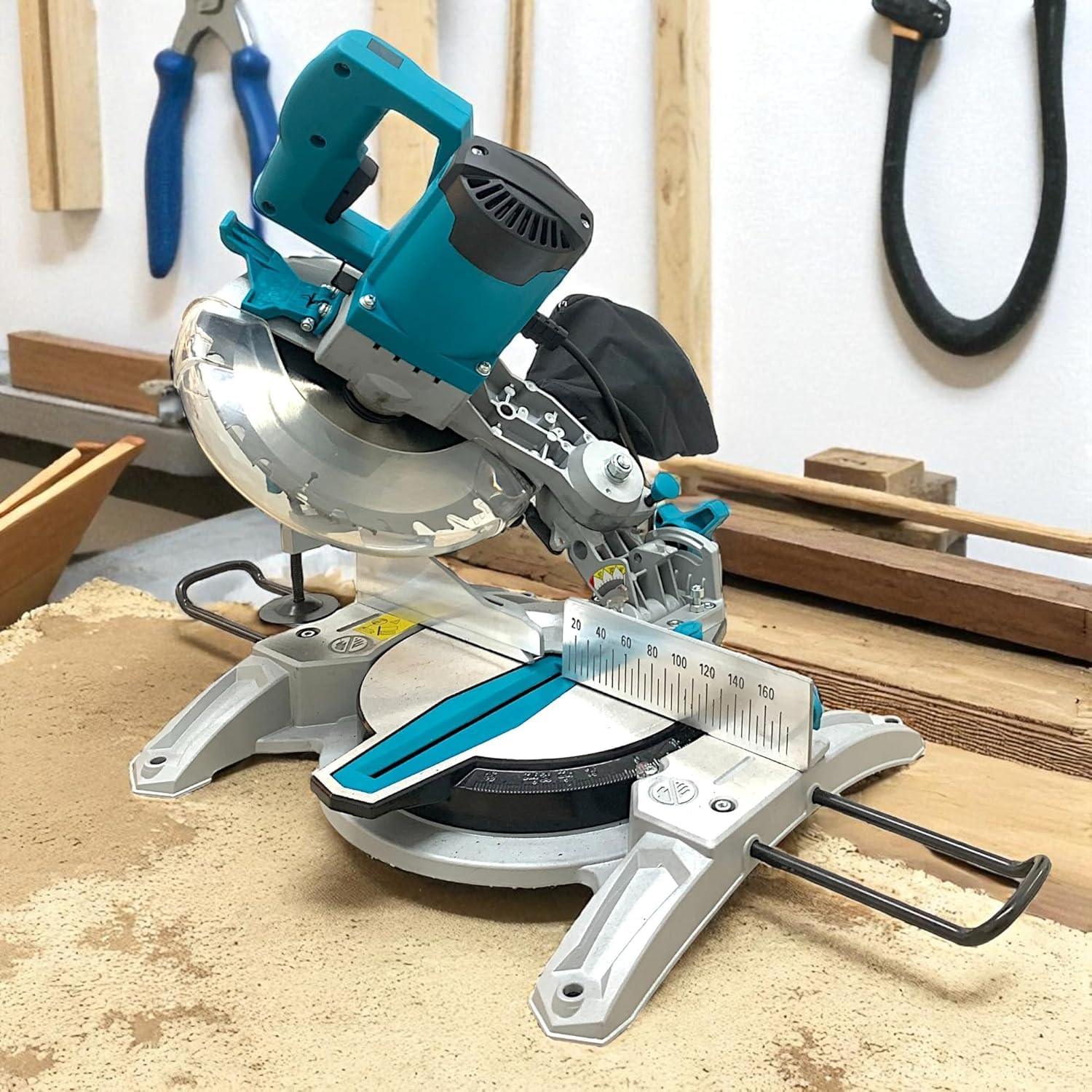 GrecoShop Sega Troncatrice Radiale 1300W Lama Ø210 mm 24 Denti – Sega Circolare per Legno 5000 RPM, Taglio Inclinabile e Obliquo -45°/+45°, Troncatrice da Banco per Falegnameria, DIY e Professionisti
