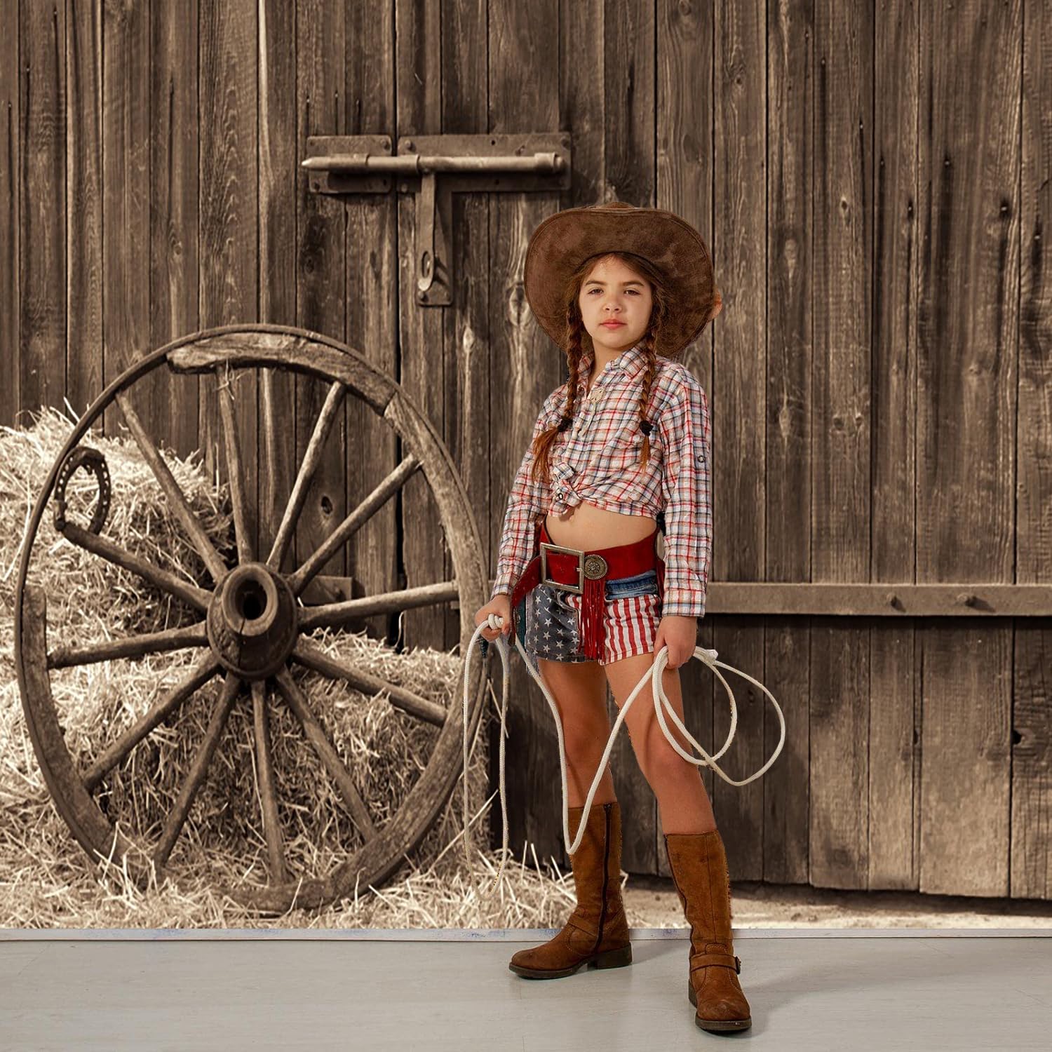3.6x3m Sfondo Western Cowboy Vecchia porta del fienile con ruota antica balle di fieno pagliaio Sfondo fotografico a tema campagna Decorazioni per feste occidentali Bambini adulti Photoshoot Props