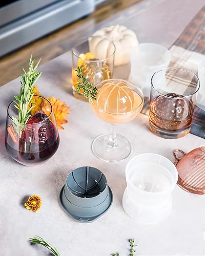 Miniatura 8 de Tovolo Moldes de hielo para pelotas deportivas (juego de 4)  fútbol, golf, béisbol y baloncestofusión lenta, sin fugas, reutilizables y sin BPAIdeal