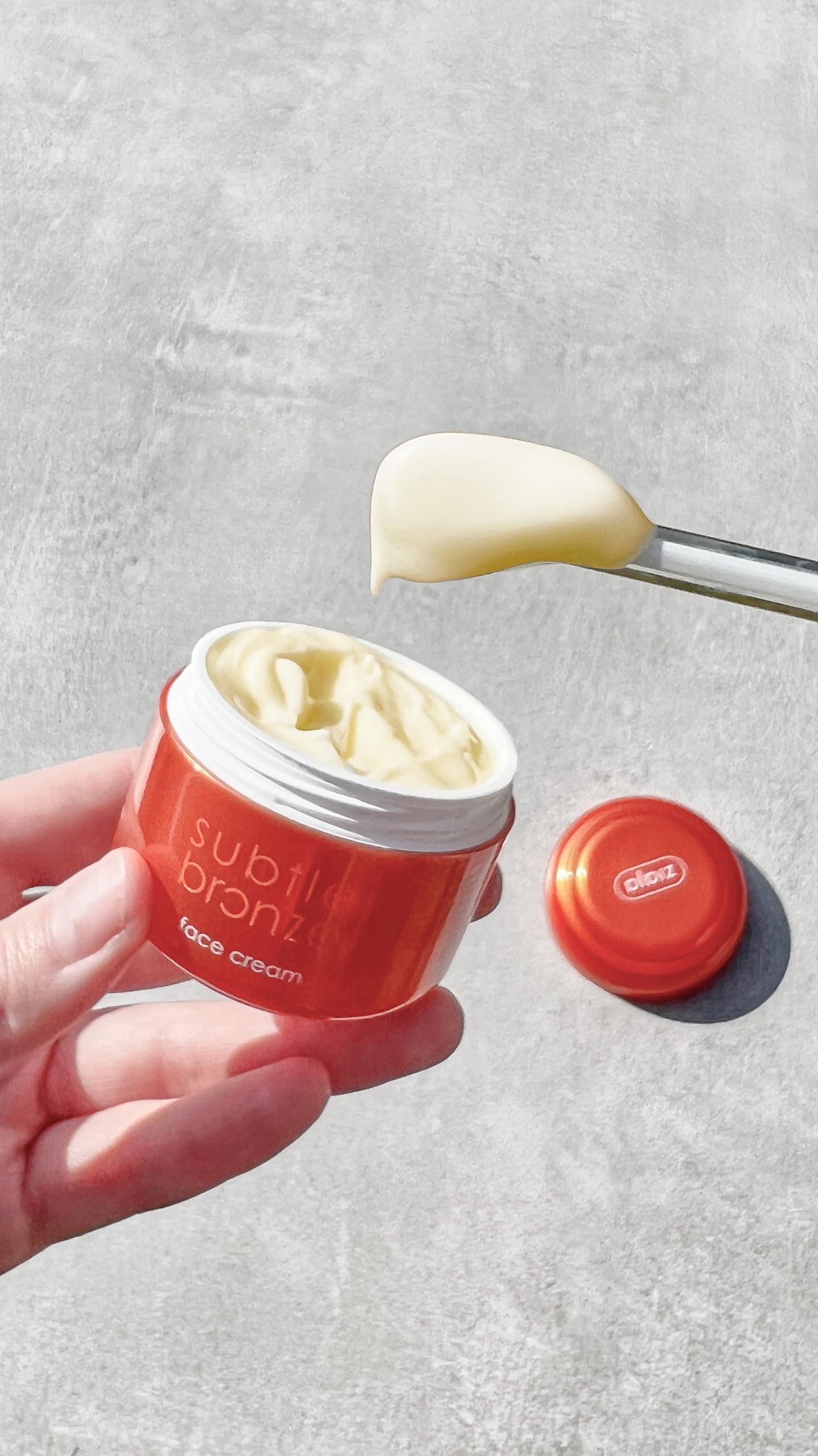 Crema facial autobronceadora SUBTLE BRONZE con Efecto Natural – Hidrata, Nutre y Revitaliza – Con Provitamina B5 y Vitamina E, Vegana, 50 ml de ZIAJA