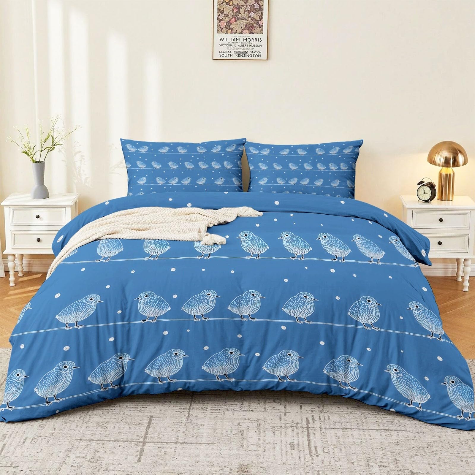 Parure de lit bleu marine en microfibre douce et finitions soignées