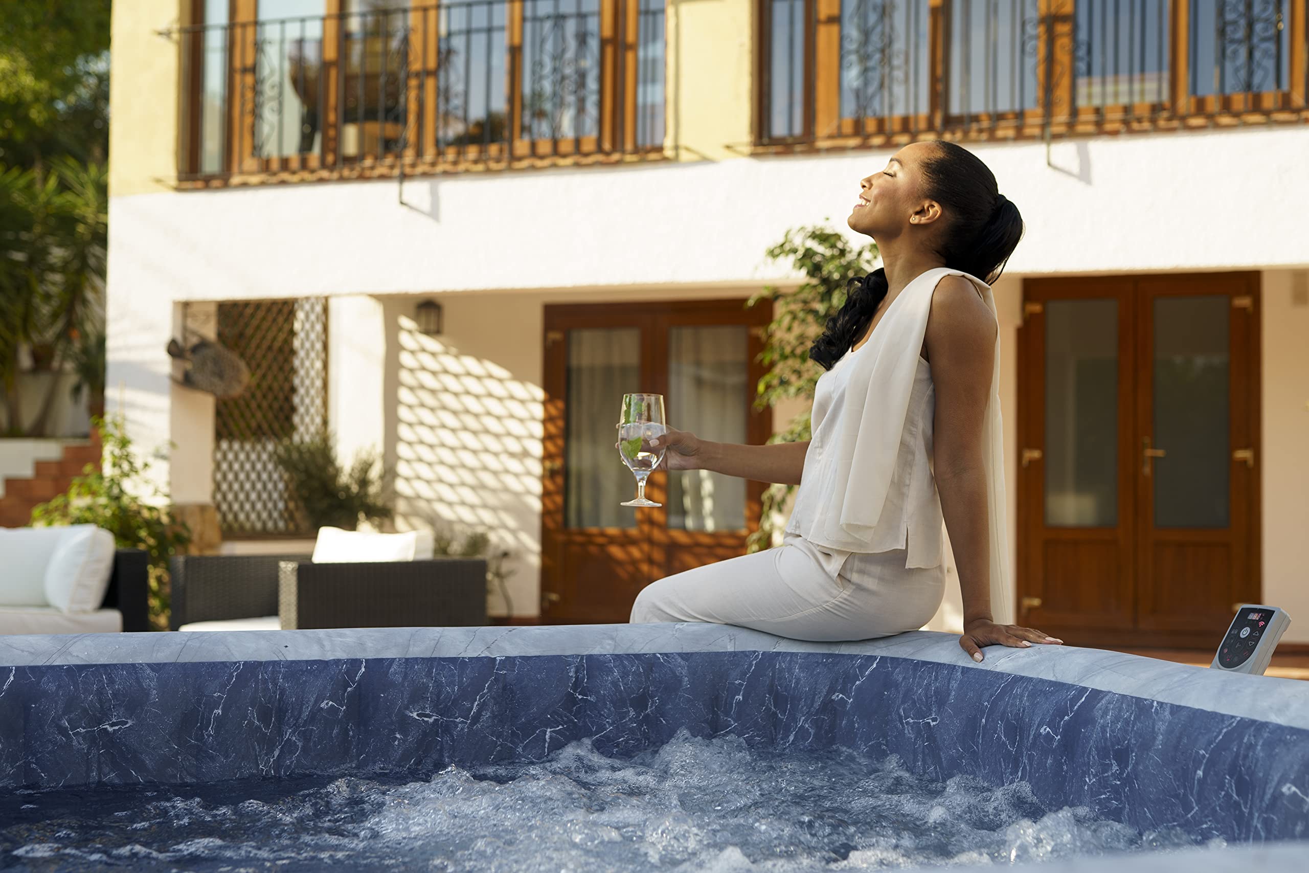 Bestway - Spa Gonflable San Francisco Smart HydroJet Pro Efficacité énergétique avec Application de contrôle pour 5 à 7 Personnes - 230 cm x 230 cm x 71 cm - Gris