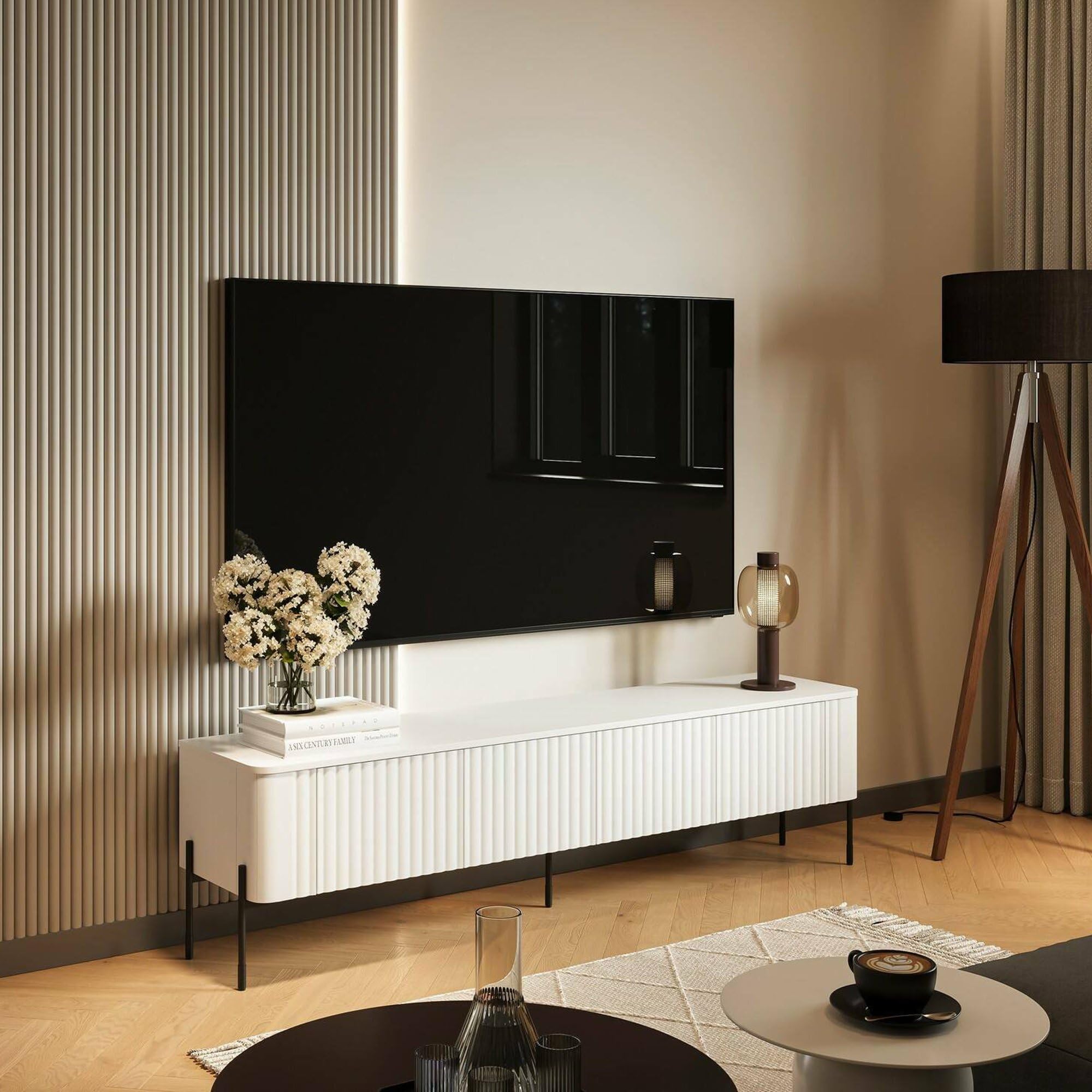 Dmora Mobile Porta tv Brembana 39.6x190x50h cm Bianco un Ripiano 4 Vani, 4 Ante