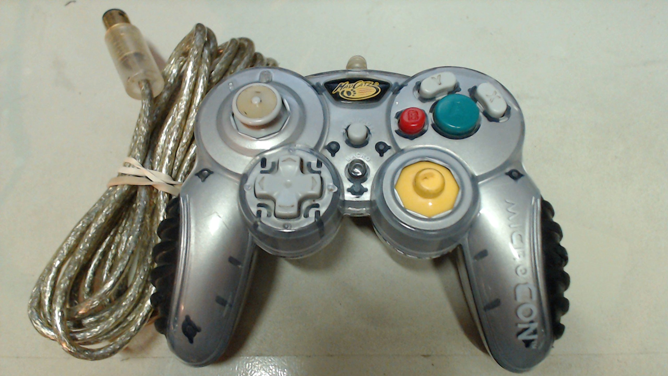 MicroCon Game Controller for GameCube (Colors Vary)