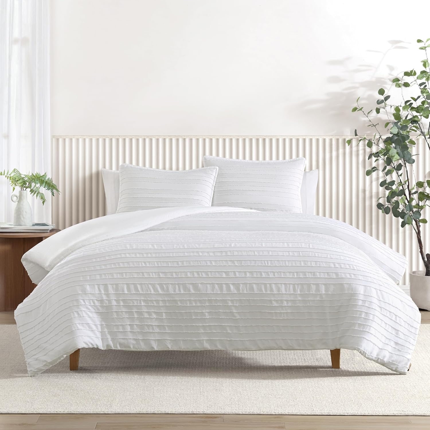 UGG Textured Queen Comforter Set - 3 Piece Striped Reversible Queen Bedding Set with Pillow Shams, Stylish Soft & Luxurious White Bed Set for Home & Bedroom (Full/Queen)