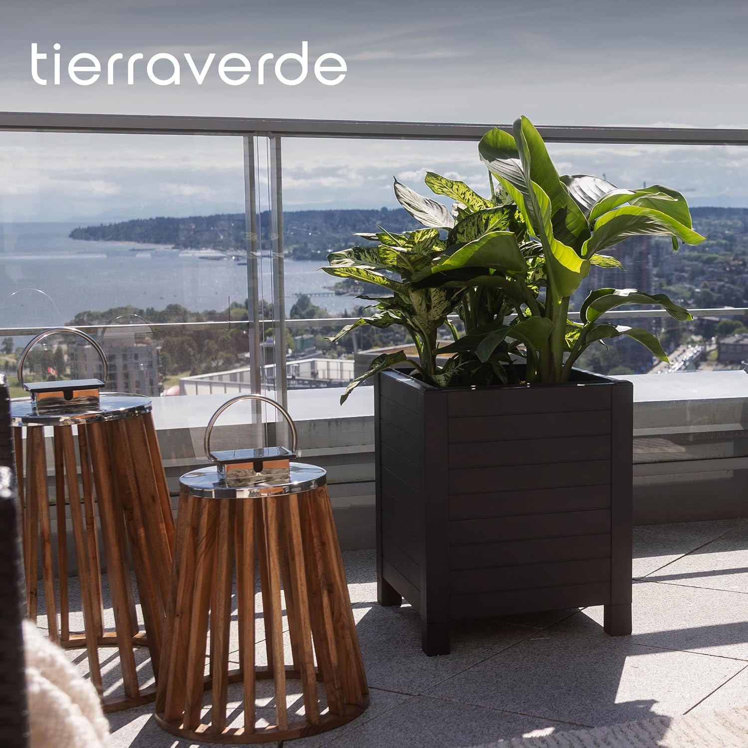 Tierra Verde 17-Inch x 17-Inch Flora Cube Planter Box with Tool-Free Connect System and Crafted from Recycled Materials, for Patios or Decks, Black