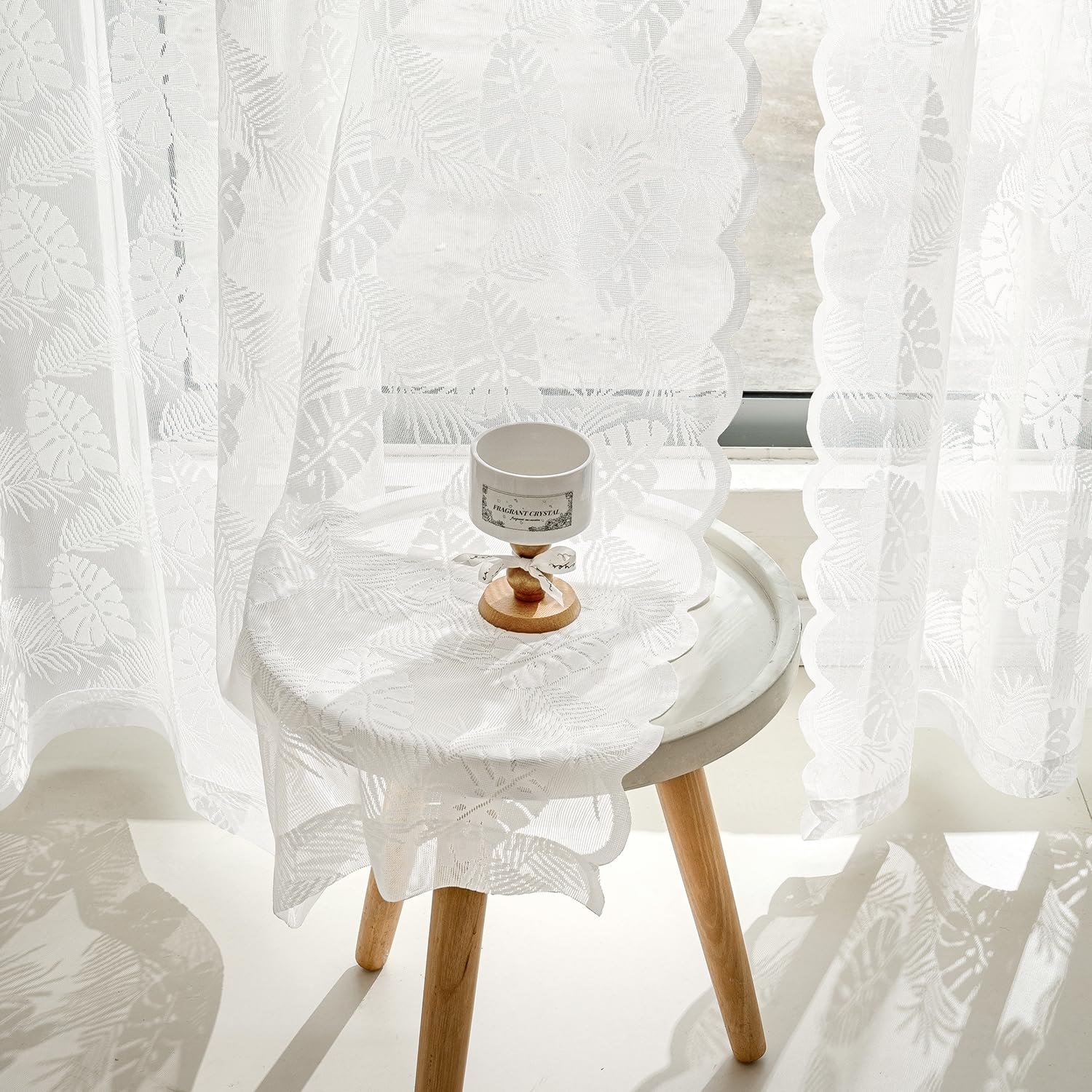 MIULEE Lot de 2 rideaux blancs en dentelle avec motif feuilles - Transparents - Avec œillets - En voile vintage - Style européen - Pour chambre à coucher et salon - 2 x H 260 x l 150 cm