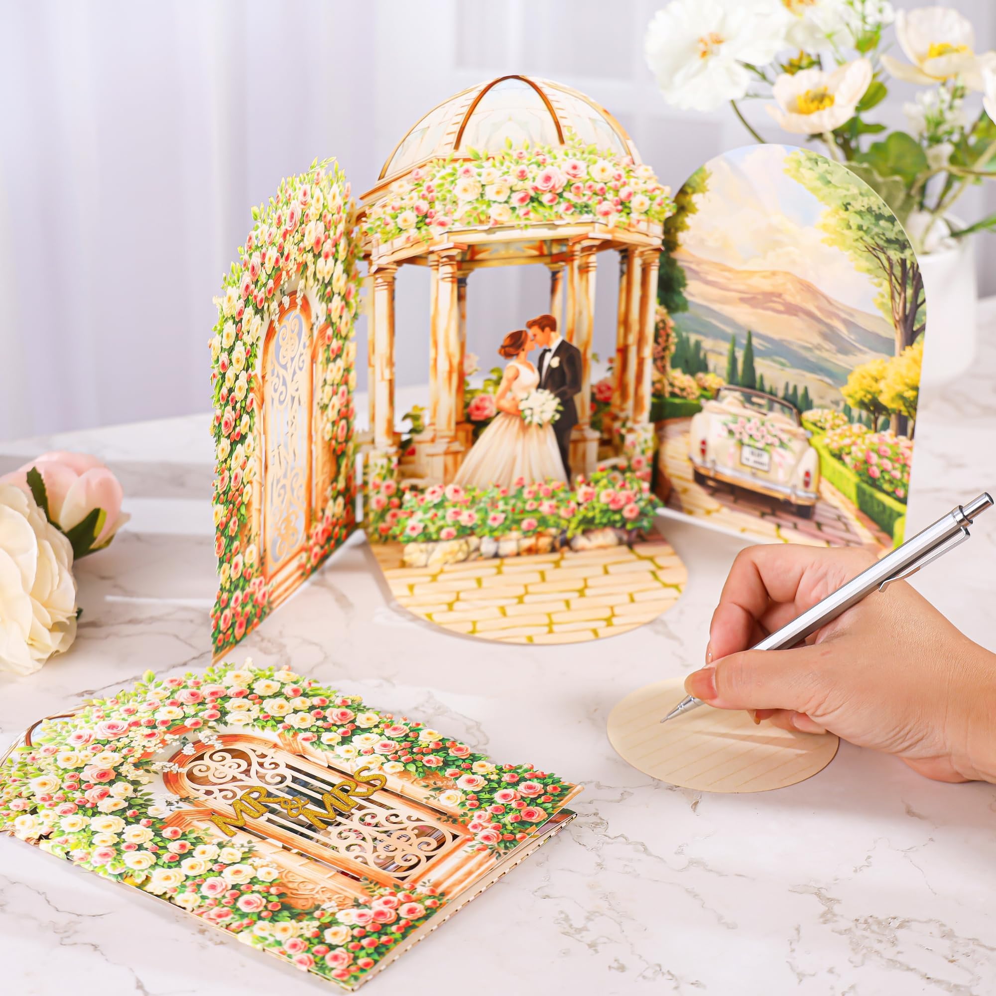 Kartka weselna 3D Pop Up, elegancka kartka weselna 3D z parą młodą, łukiem kwiatowym i samochodem weselnym, kartka pop-up na wesele na prezent pieniężny, bon podarunkowy, kartka z życzeniami z okazji