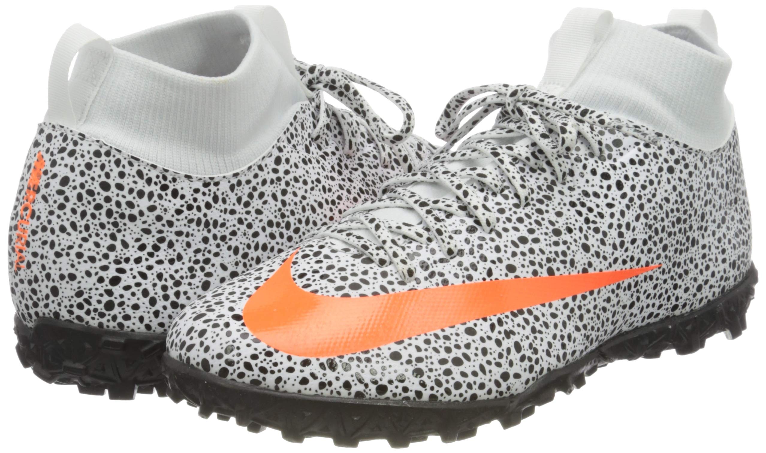 Amazon.co.jp: ナイキ（NIKE） ジュニアサッカートレーニングシューズ