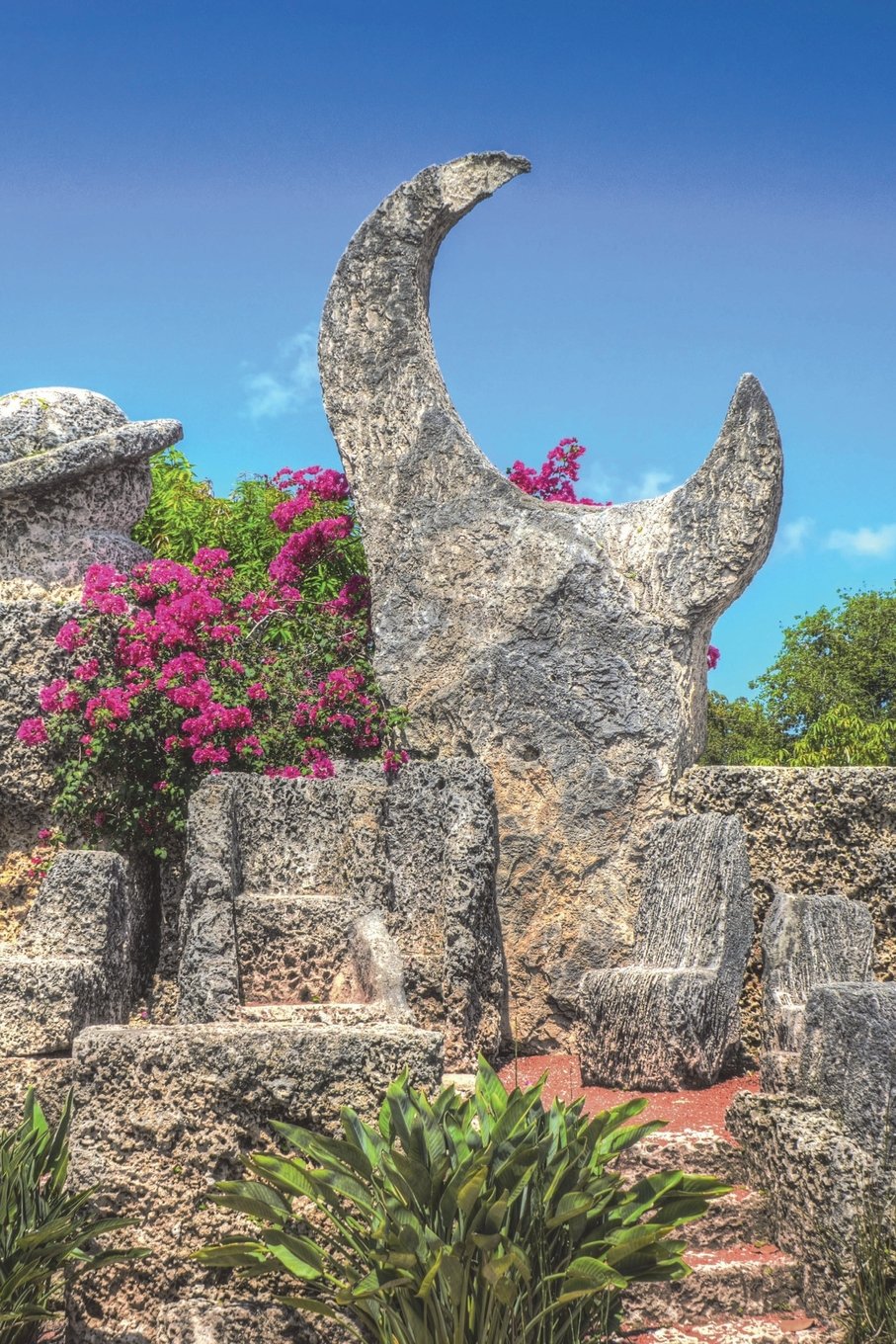Coral Castle in Florida Journal: 150 page lined notebook/diary