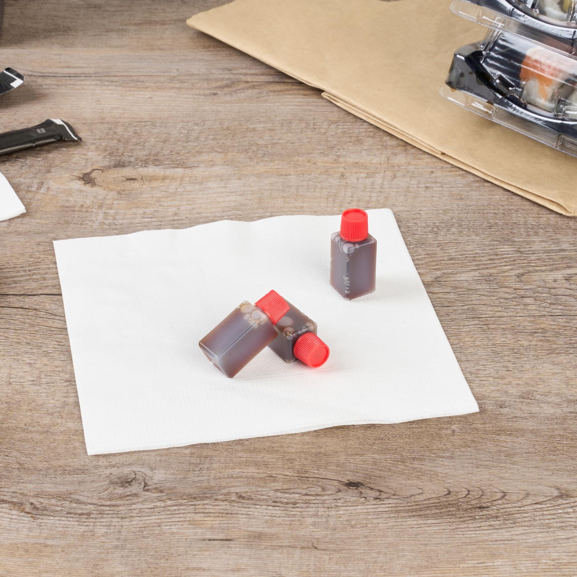 Restaurantware -Bento Tek - Mini botellas de salsa de soja de 6 mililitros, 1000 mini botellas desechables para condimentos con tapas rojas, paquete de condimentos, vinagre o salsa, botellas de