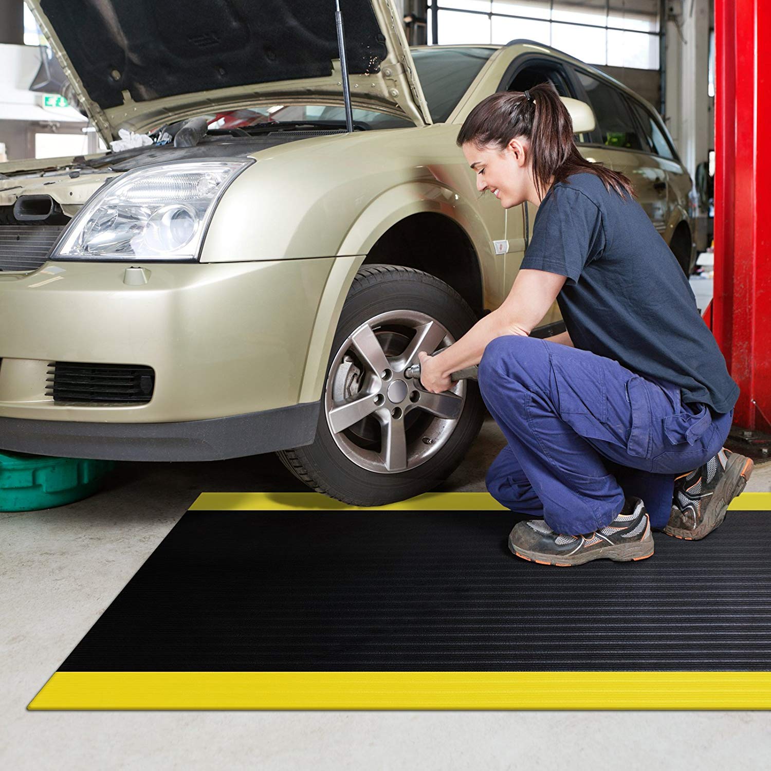 Tappeto Gomma Antiscivolo al Metro -Tappeto Antifatica Ergonomico, Antistatico, Isolante per Postazione Lavoro Industriale, Officina | Superficie Scalanalata, in 3 Colori - 60x1250 cm - giallo/nero