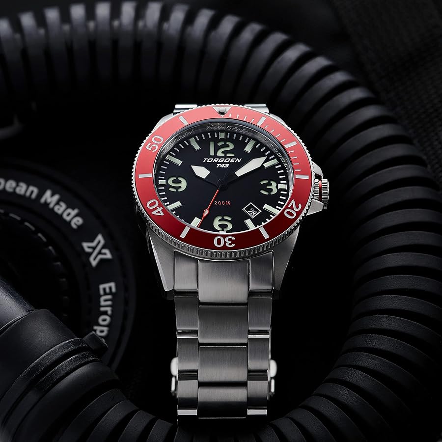 Amazon.com: Torgoen T43 Red Diver Watch for Men, Swiss Quartz