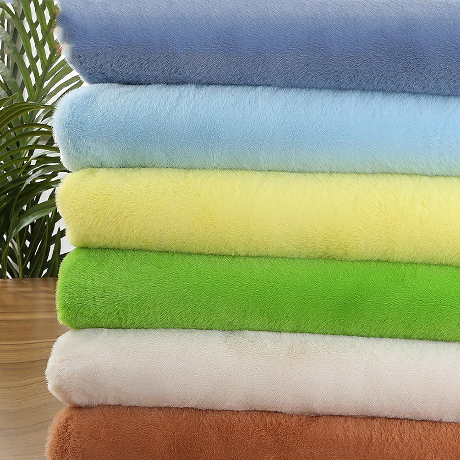 Luxury Furry Plush Material Short Pile 10mm 50cm*160cm Faux Fur Shaggy Fabric for Gnomes Cosplay and DIY Projects Artcraft Gnome(6 Black)