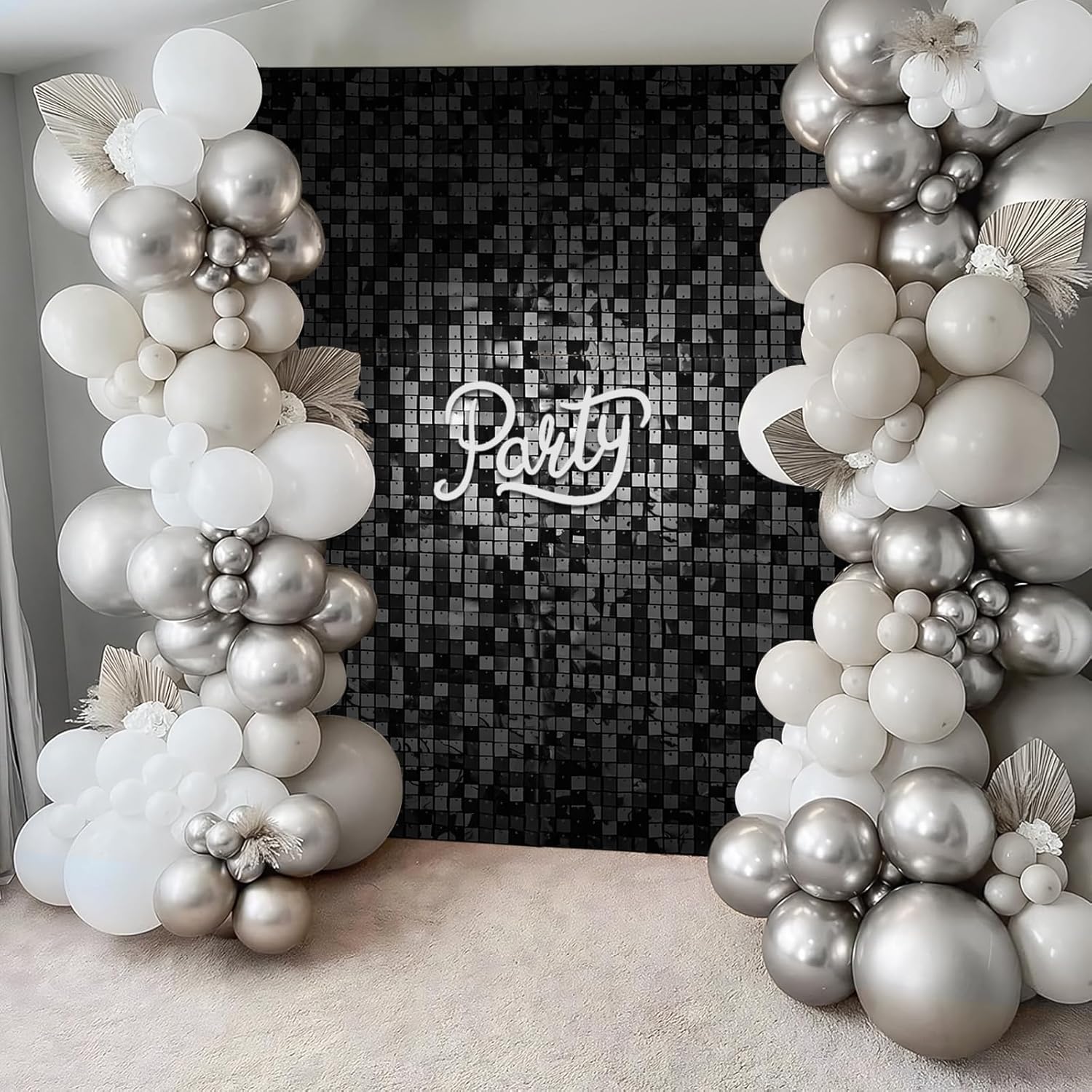 ブラックシマーウォール背景パネル24枚 - 4&times;6フィートのスパンコールウォール背景、結婚式、誕生日、記念日、婚約装飾用の写真背景幕