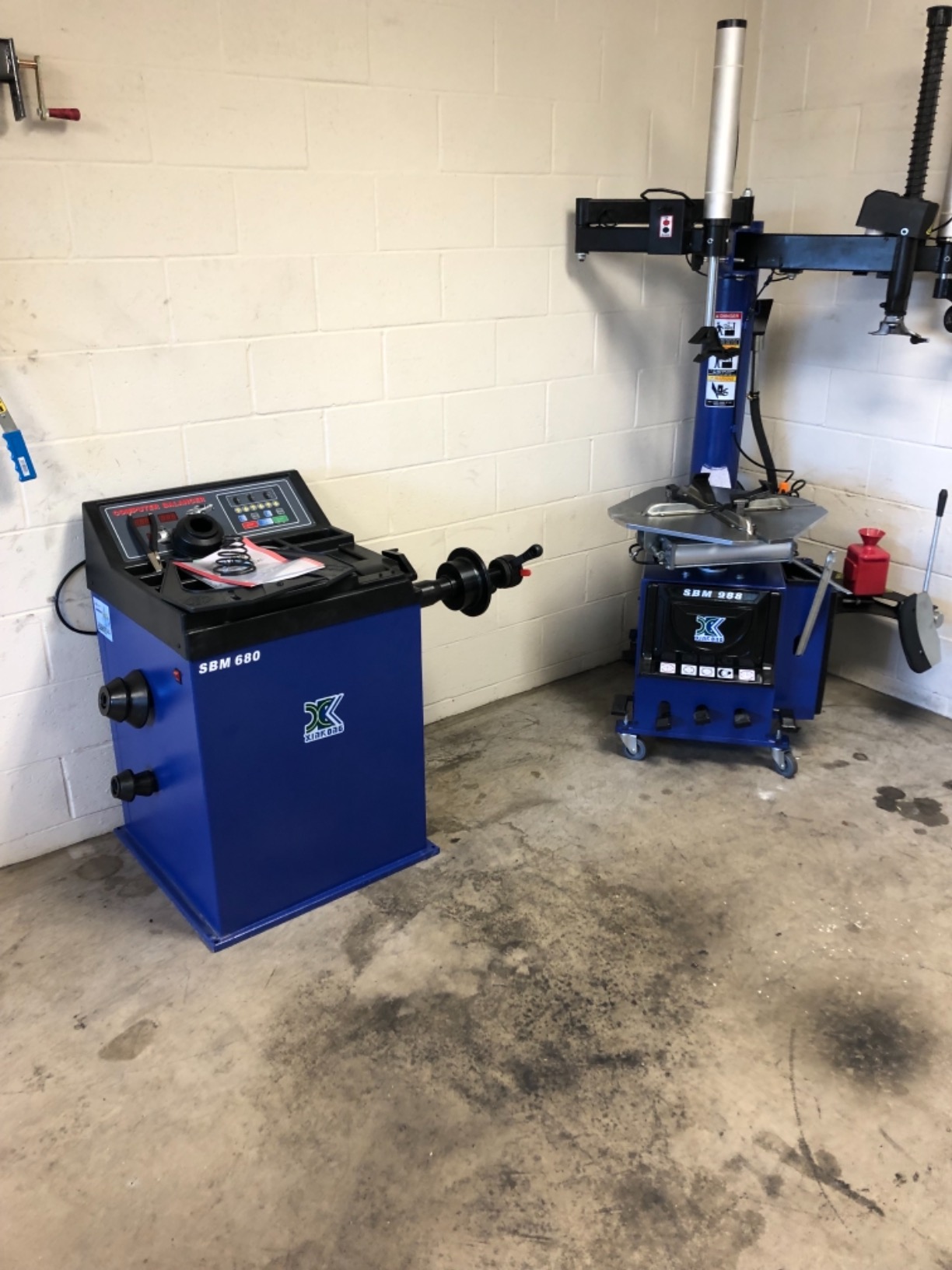 111/mo Finance XK 806A350H 70D Tire Changer Machine Combo Wheel