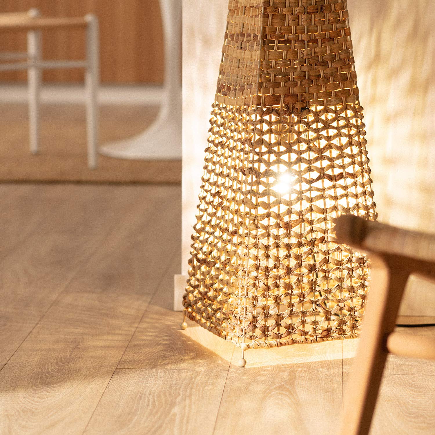 LEDKIA LIGHTING - Lampadaire Fibres Naturelles Bijie | Design Boho-Chic | Pour Salon, Chambre, Cuisine | Compatible Ampoules E27 | Hauteur 129 cm | IP20, Naturel