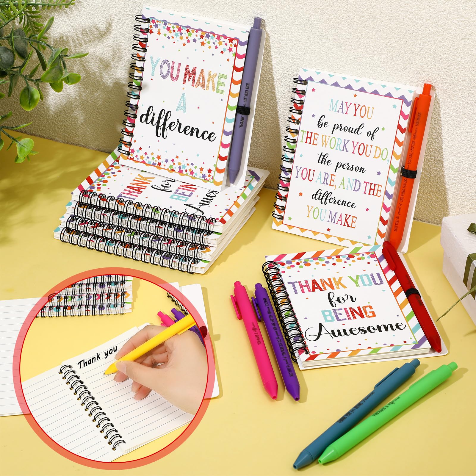 AmazingSpark 16 szt. prezent z uznaniem tygodnia sprzątania, kolorowe kropki, inspirujące notatniki z motywacyjnymi długopisami, prezenty z podziękowaniami, dla gospodyni domowej, nauczycieli, służby