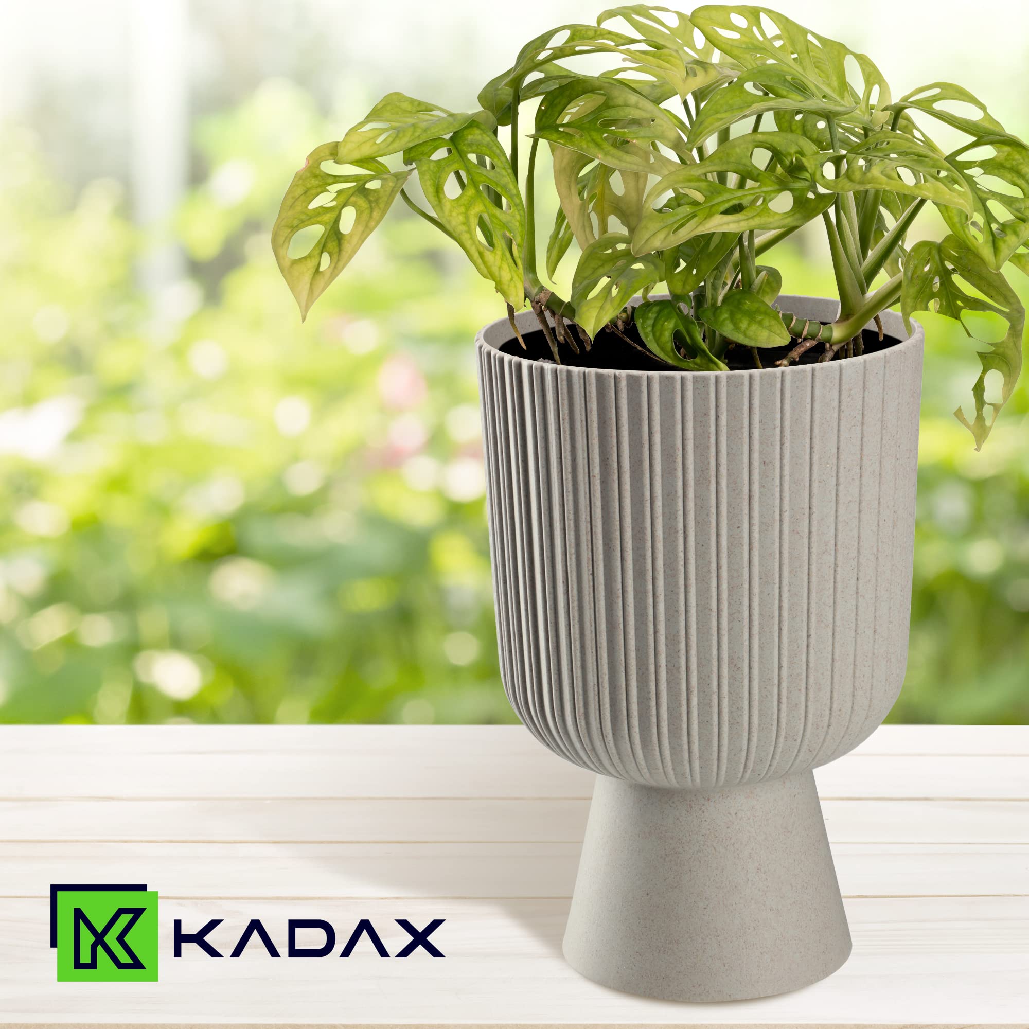KADAX Doniczka w kształcie kielicha, z tworzywa sztucznego, w 2 rozmiarach, donica na rośliny, w 5 kolorach, na balkon, taras, parapet, puchar, donica ozdobna (14 cm, szara)