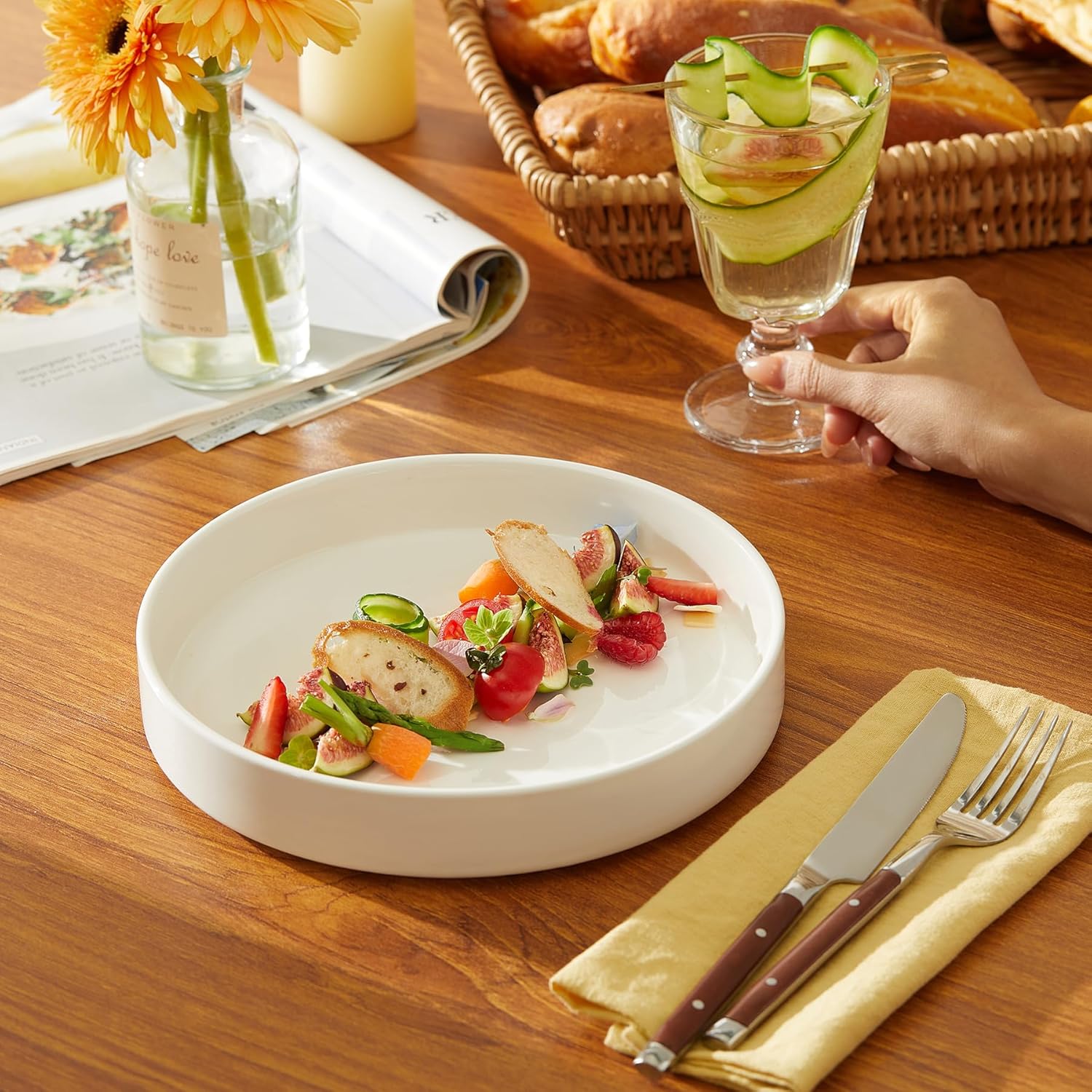 Sweese Large Pasta Bowls, 32 Ounce Salad Bowls Set of 4, Stackable Serving Bowls for Dinner, Salad, Dessert - Microwave Dishwasher Safe - White