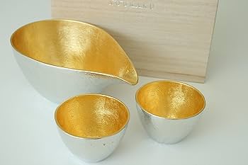能作の一合用酒器セット Amazon.co.jp: 能作 金箔 酒器セット(一合片口 × 1、ぐい呑み
