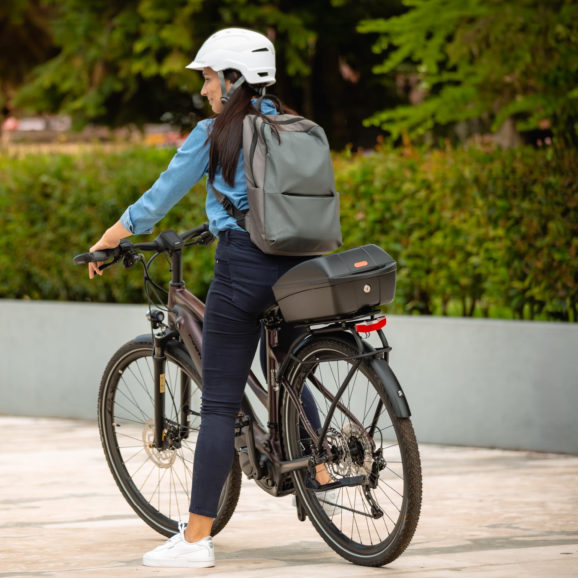POLISPORT 8870100002 – Coffre arrière vélo 11L, verrouillable et étanche, Mallette Robuste pour vélo, Compatible avec Porte-Bagages MIK & MIK-HD SnapLock, Noir