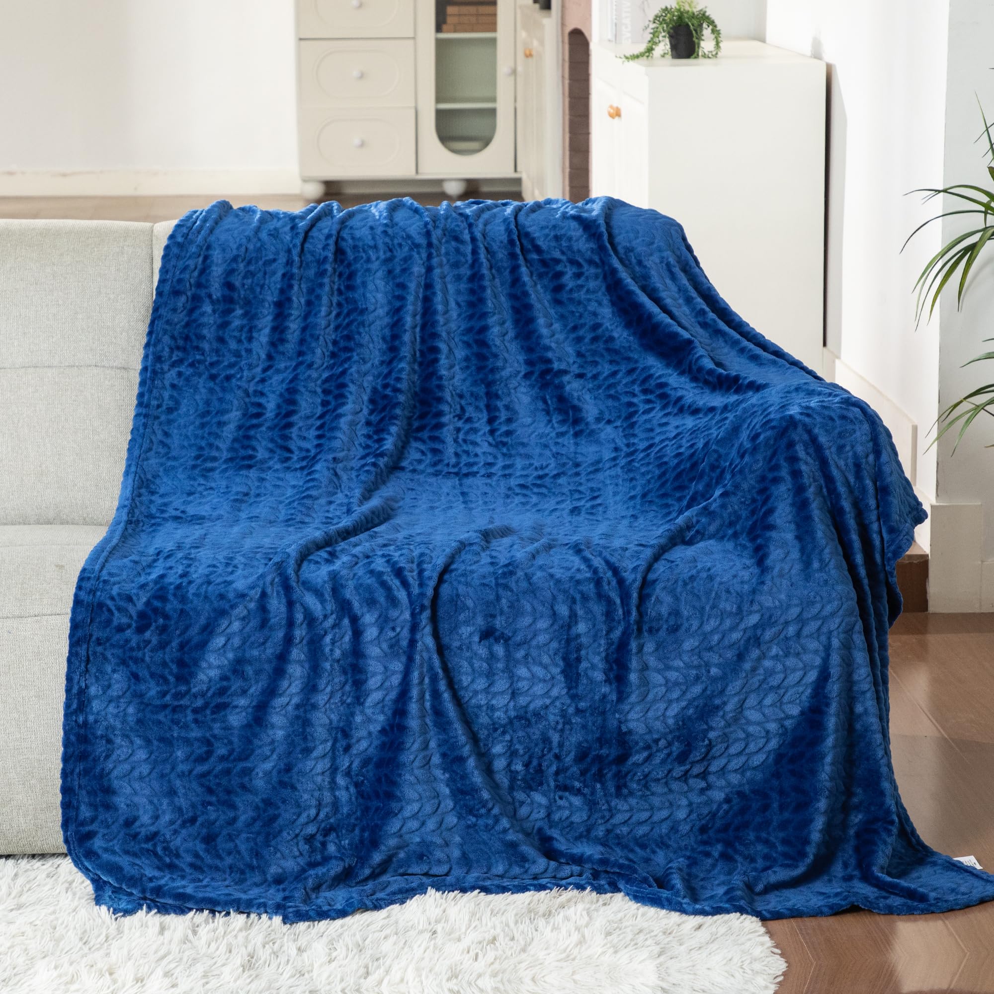 Winthome Soft Throw Blanket for Sofa Bed Warm Fleece Blankets for Adult Cozy for All Seasons (Navy Blue, Double/150x200cm) - Image 2
