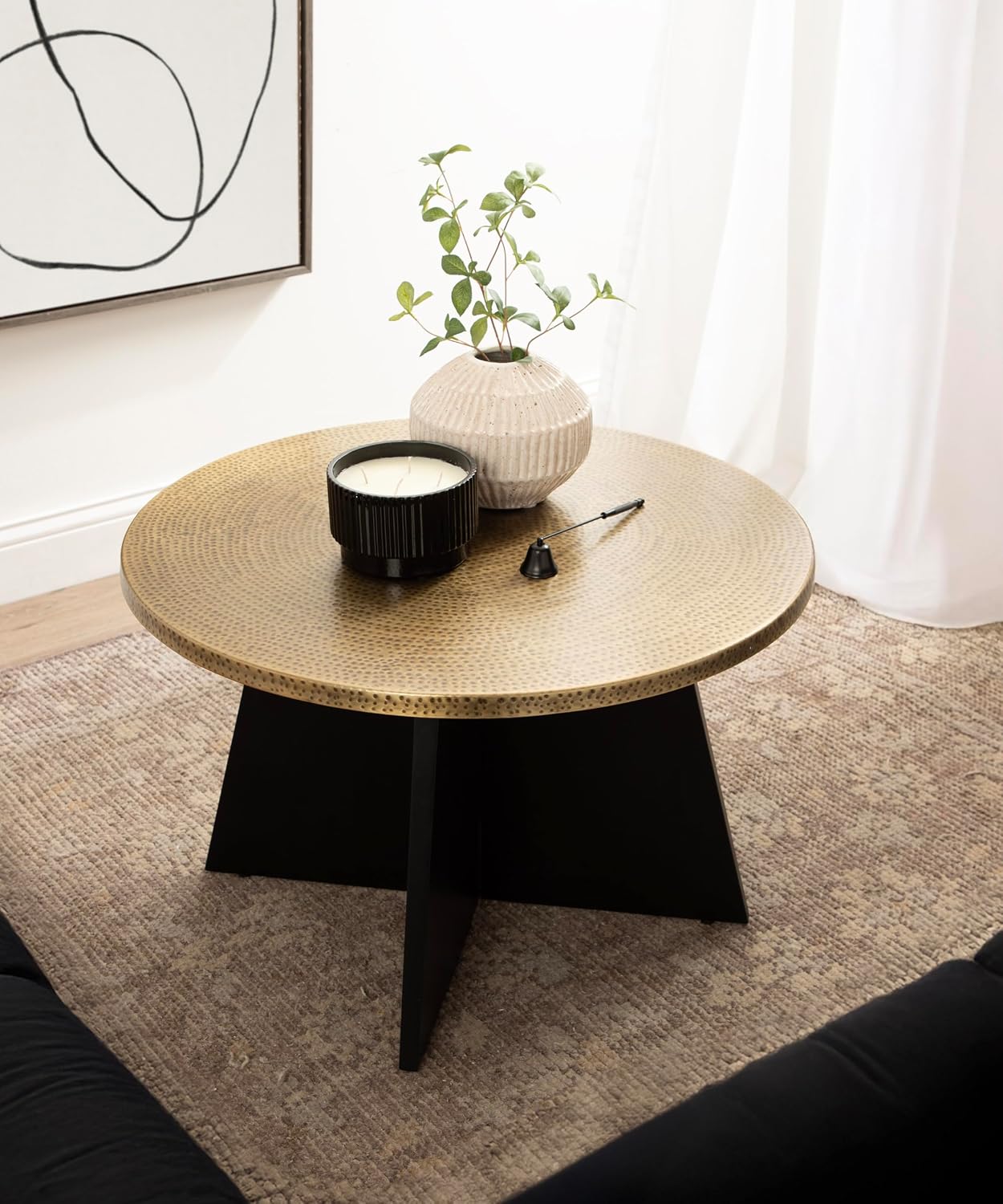 Kate and Laurel Batista Modern Round Hammered Metal Coffee Table, 28 x 28 x 18, Antique Brass and Black, Transitional Circle Living Room Table with Angled Mango Wood Base and Two-Tone Design