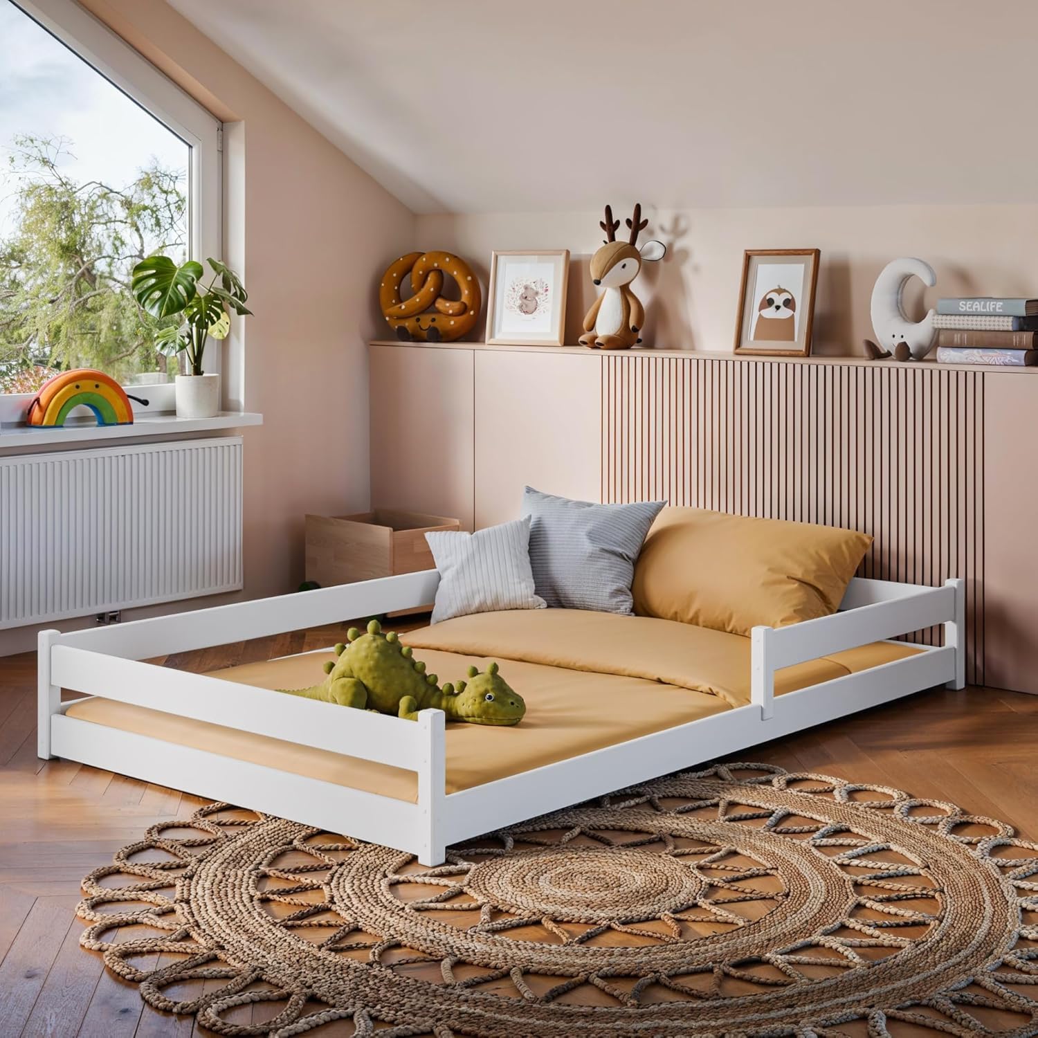 Kids Collective Lettino per bambini letto a terra 120x200 cm con anticaduta e rete a doghe Lettino Montessori bianco letto singolo altre misure | 80x160 I 90x190 I 90x200 I 140x200 cm