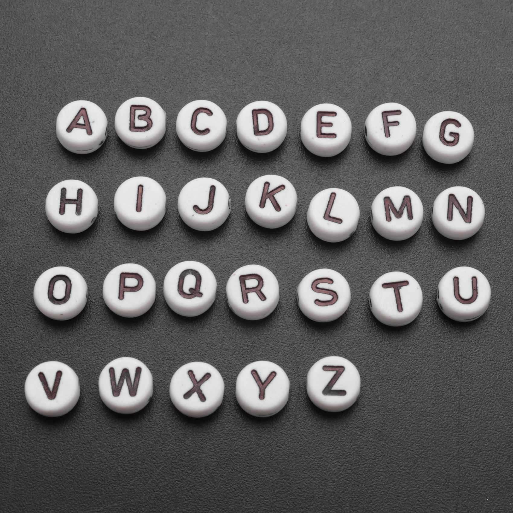 rieder Zestaw 25000 koralików, szklane koraliki 3 mm, koraliki z literami alfabetu i koraliki w kształcie serca, do bransoletek z imieniem, produkcji biżuterii i rzemiosła artystycznego