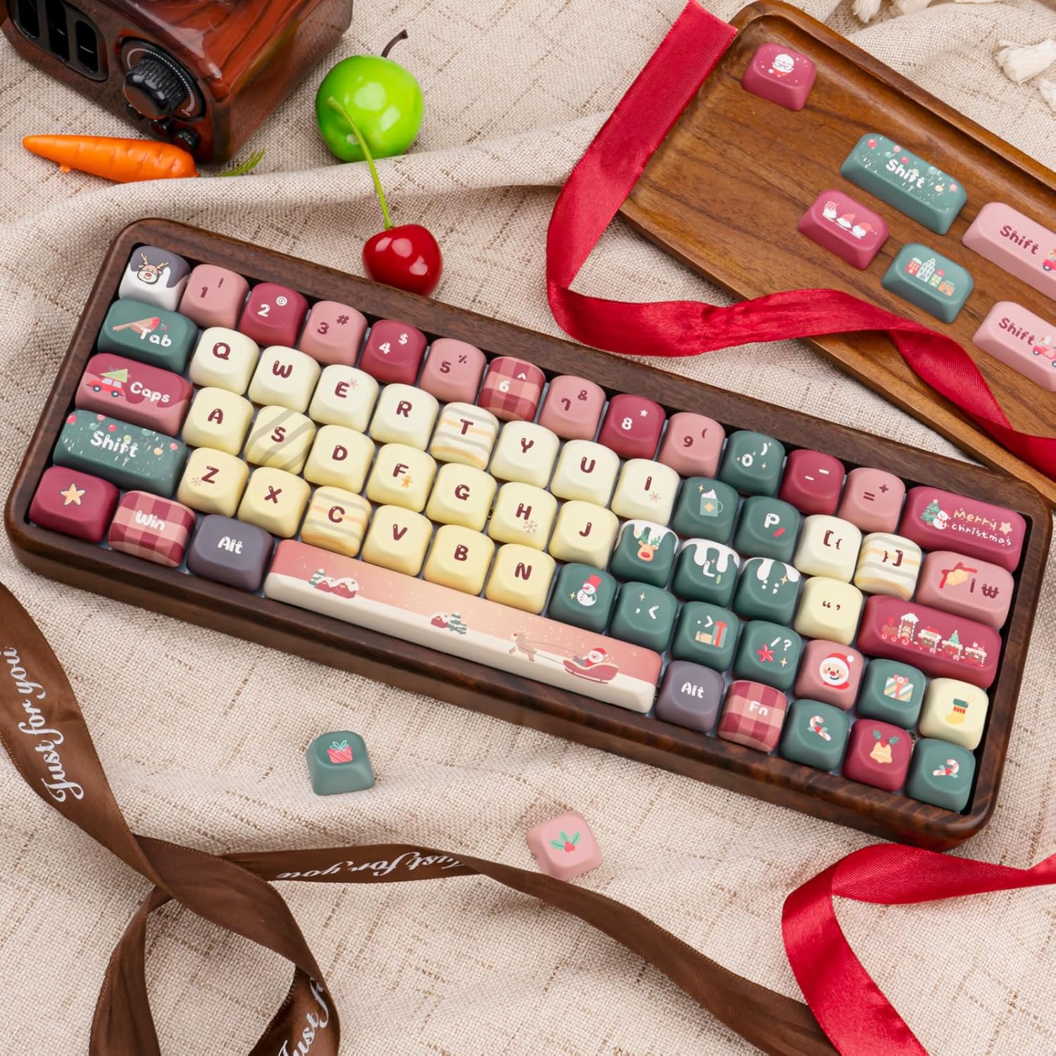 PBT Keycaps, Cute Cartoon Christmas Style Keycap Set, MOA Profile Dye-Sublimation Keycaps, Kawaii Custom Keyboard Keycaps for Gateron Cherry MX Switches Mechanical Keyboards