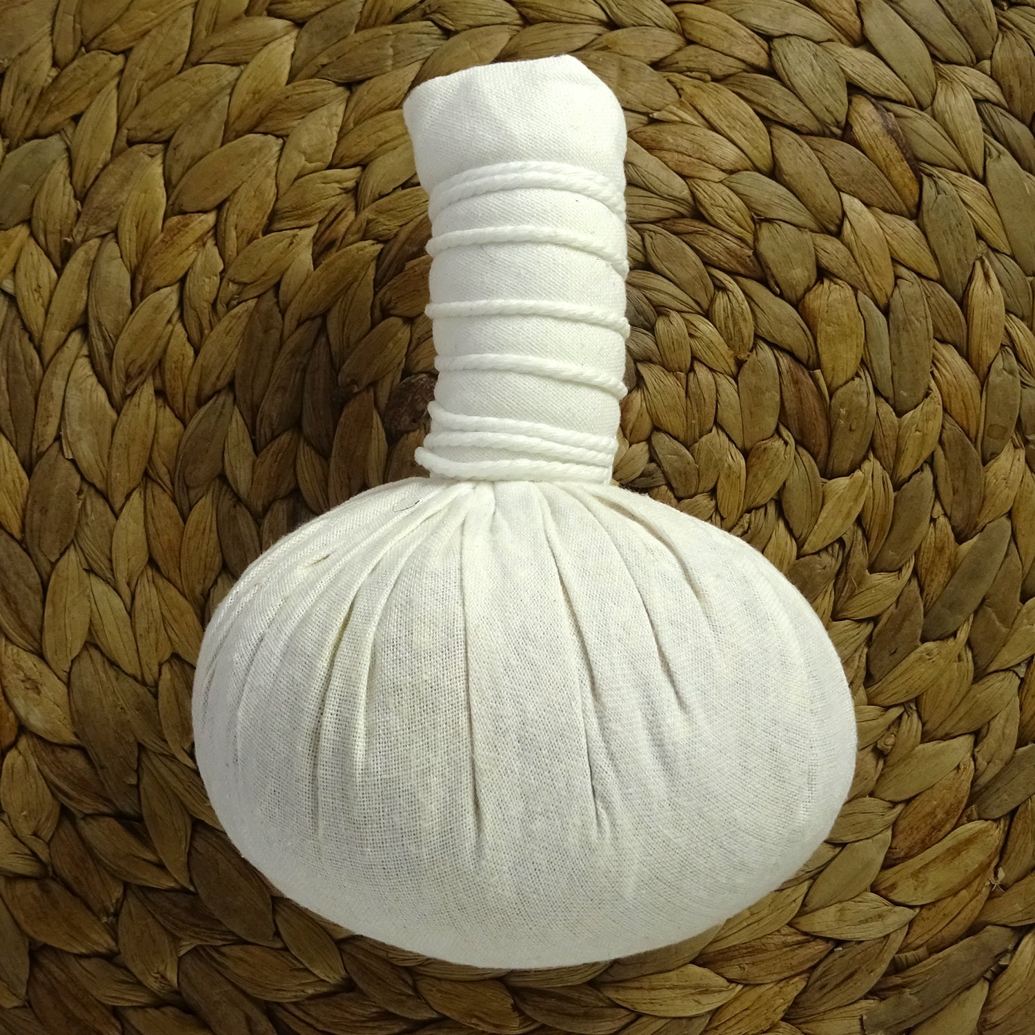 20 x Pindas herbales tailandés 200g / bolsas para los masajes ayurvédico - hierbas de tailndés - MyThaiMassage - ingredientes 100% naturales