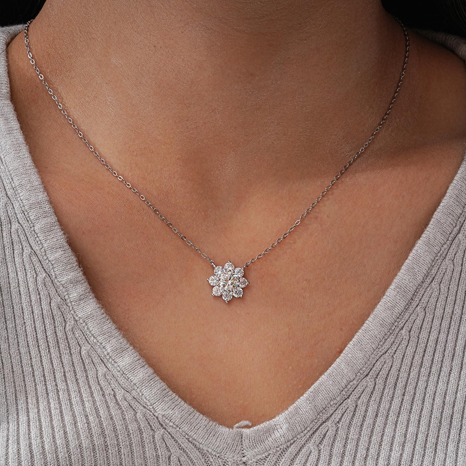 Collares de oro blanco para mujer con moissanita, collar de girasol de oro blanco/platino para mujer con halo de girasol