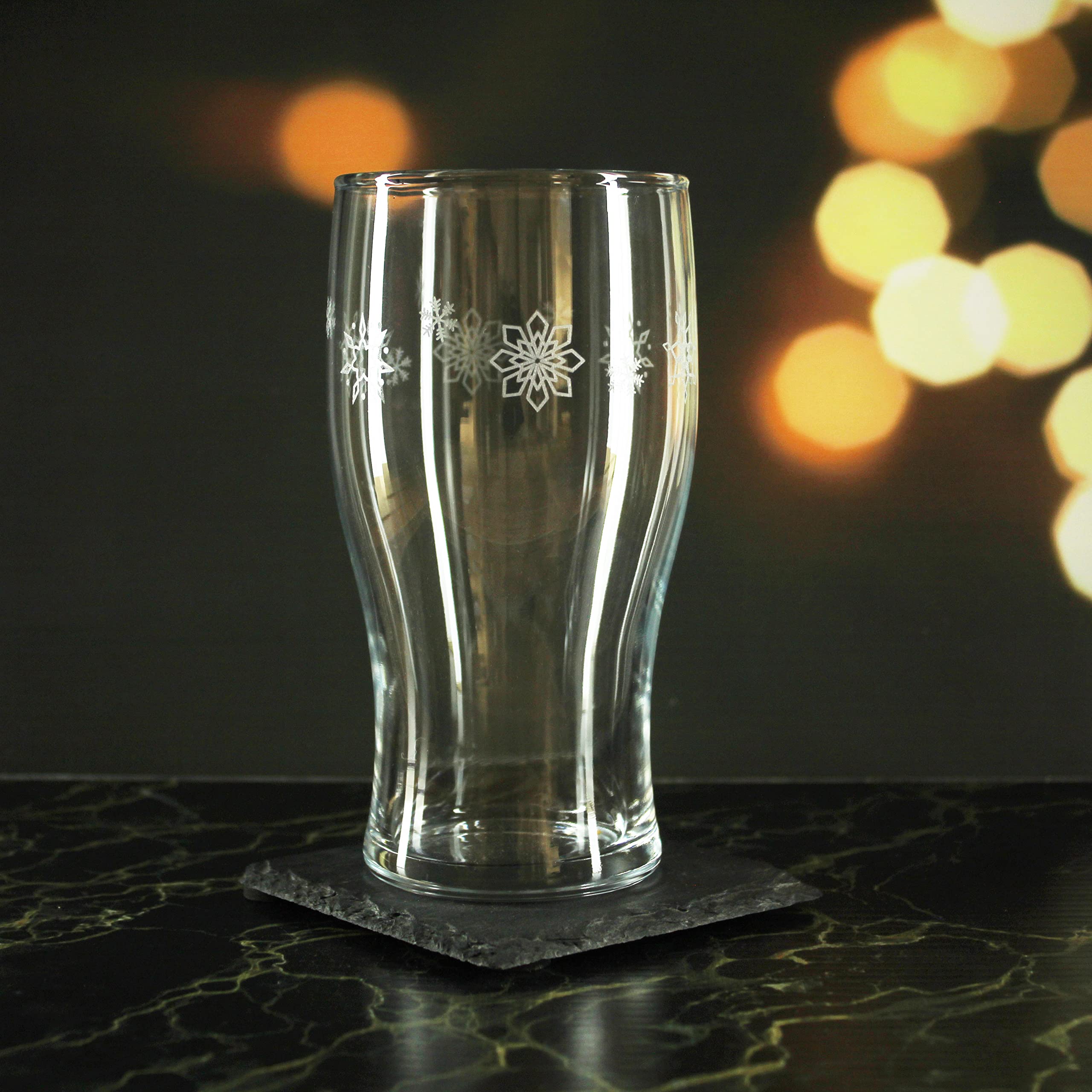 Lot de 4 verres à pinte gravés en forme de flocon de neige - 590 ml - Motif tulipe - Gravés au laser au Royaume-Uni - Cadeau de Noël pour elle ou lui - Cadeau de pendaison de crémaillère